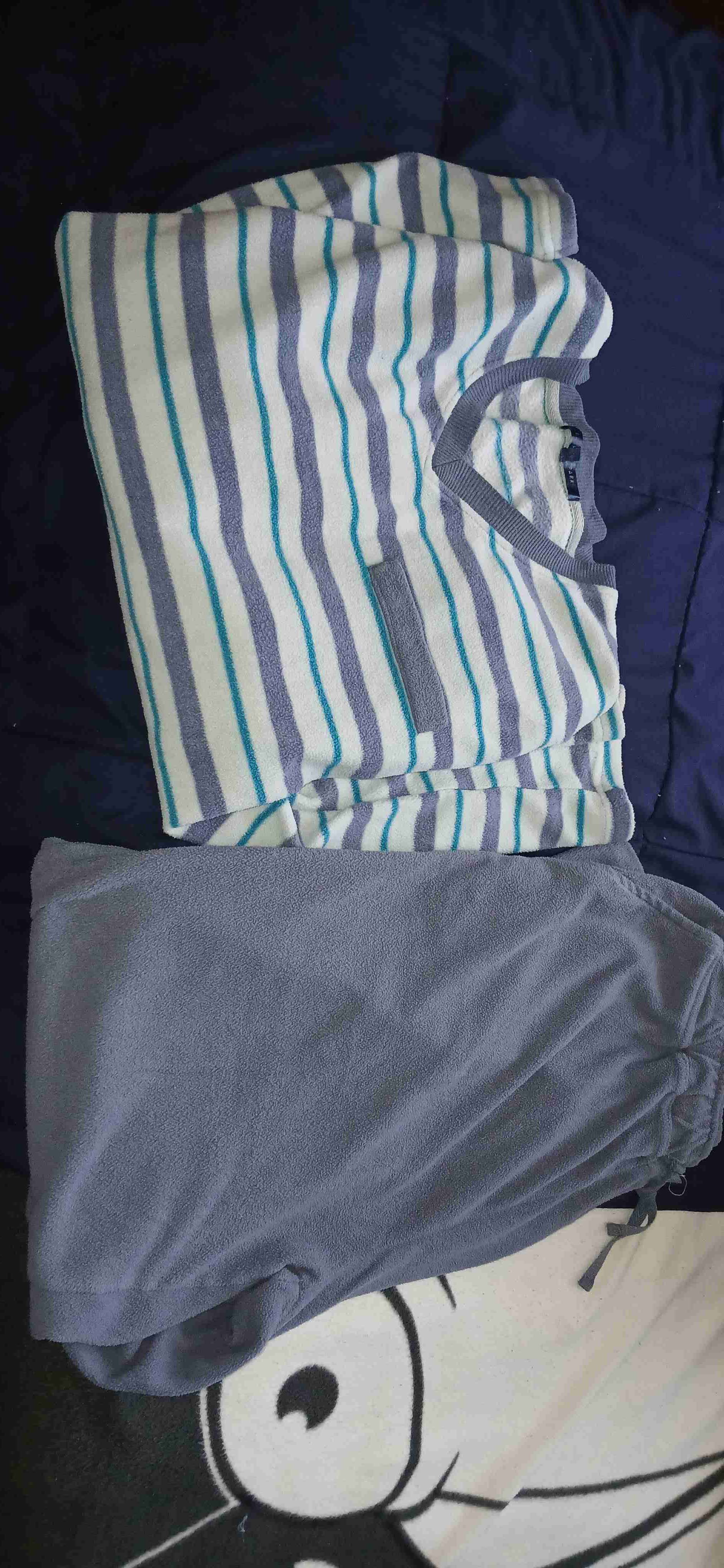 Pijama a rayas azul y blanco