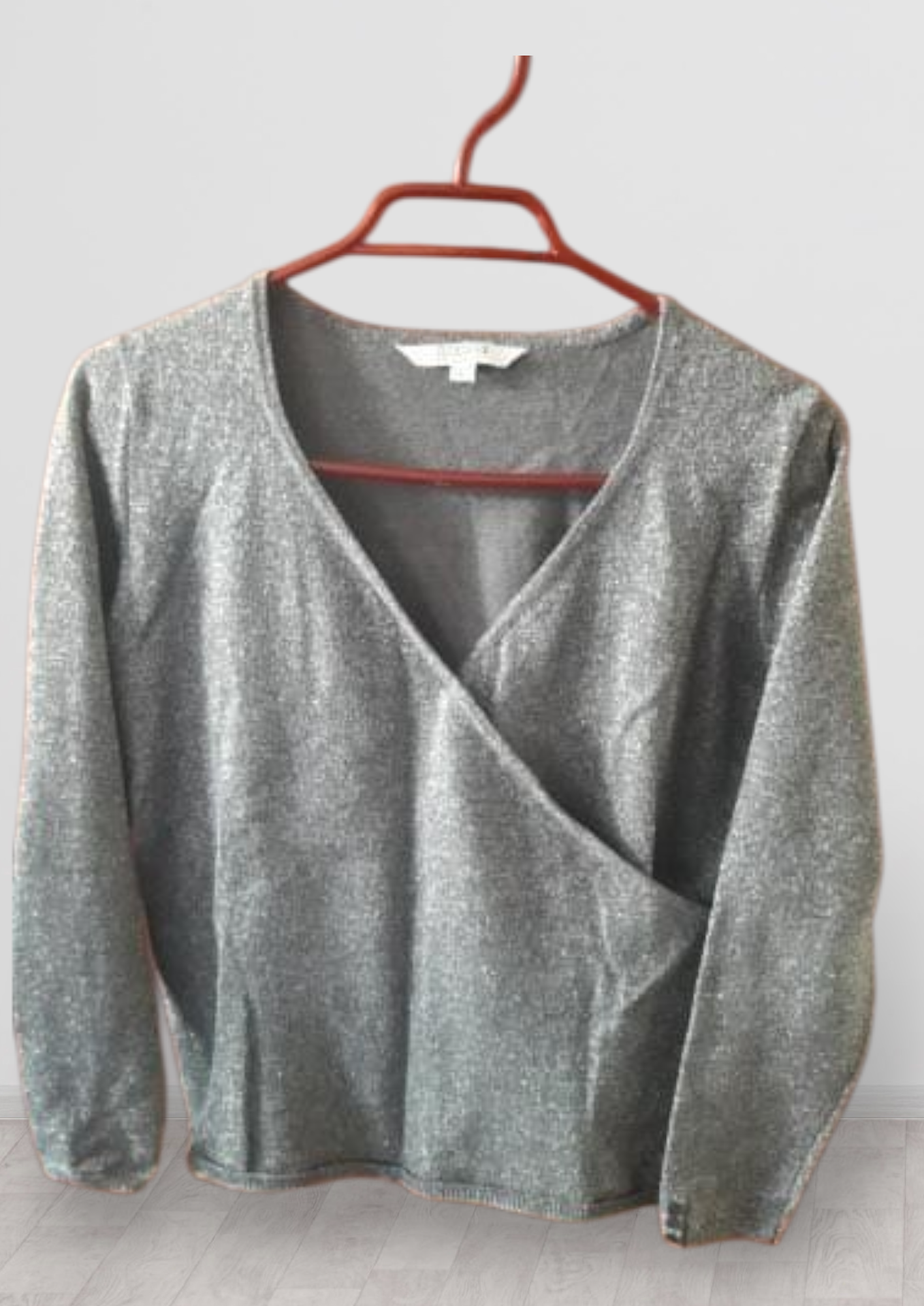 Polera gris brillante de mujer