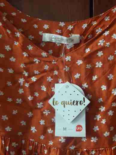 Vestido naranjo con flores - miniatura 3