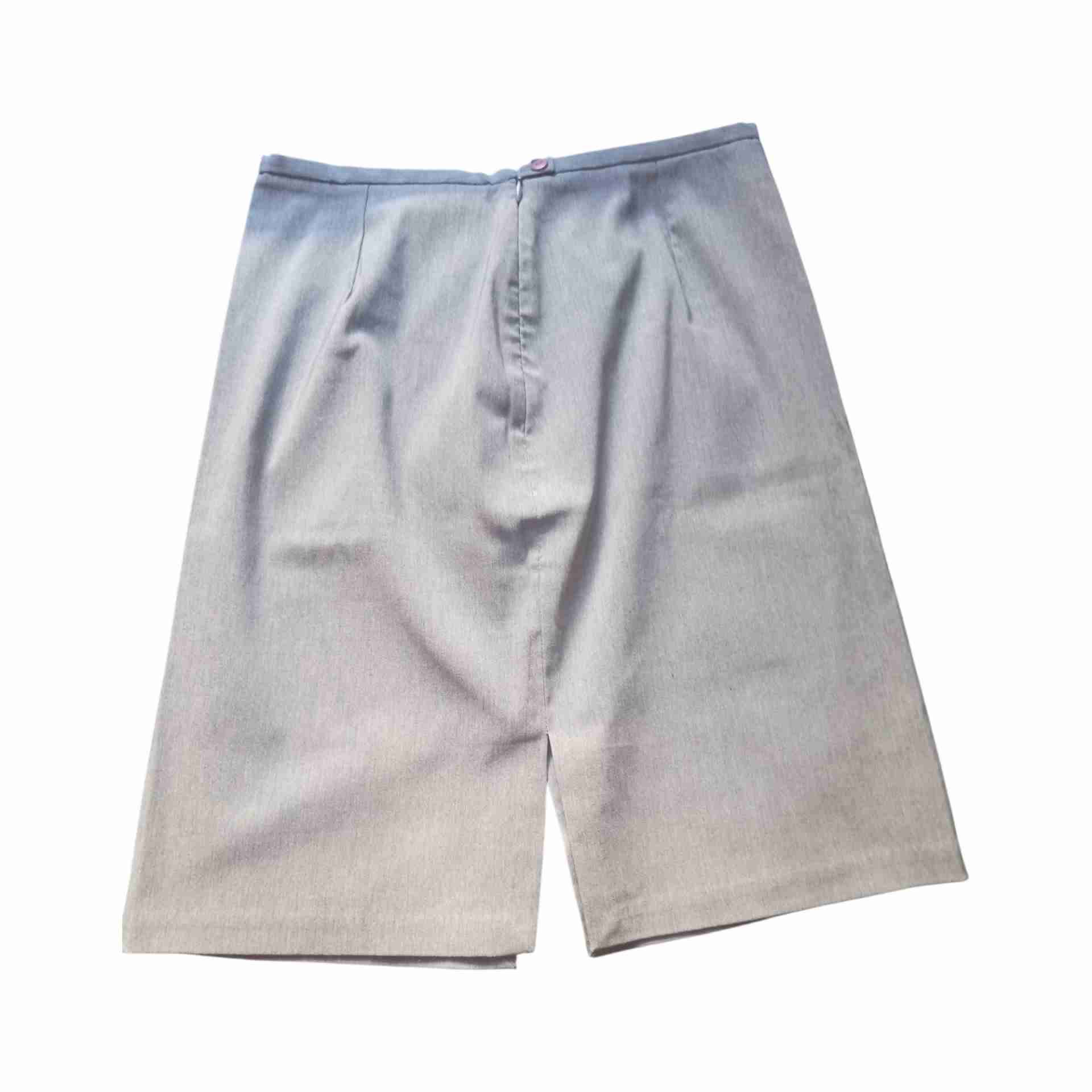 Falda lápiz gris elegante - miniatura 4