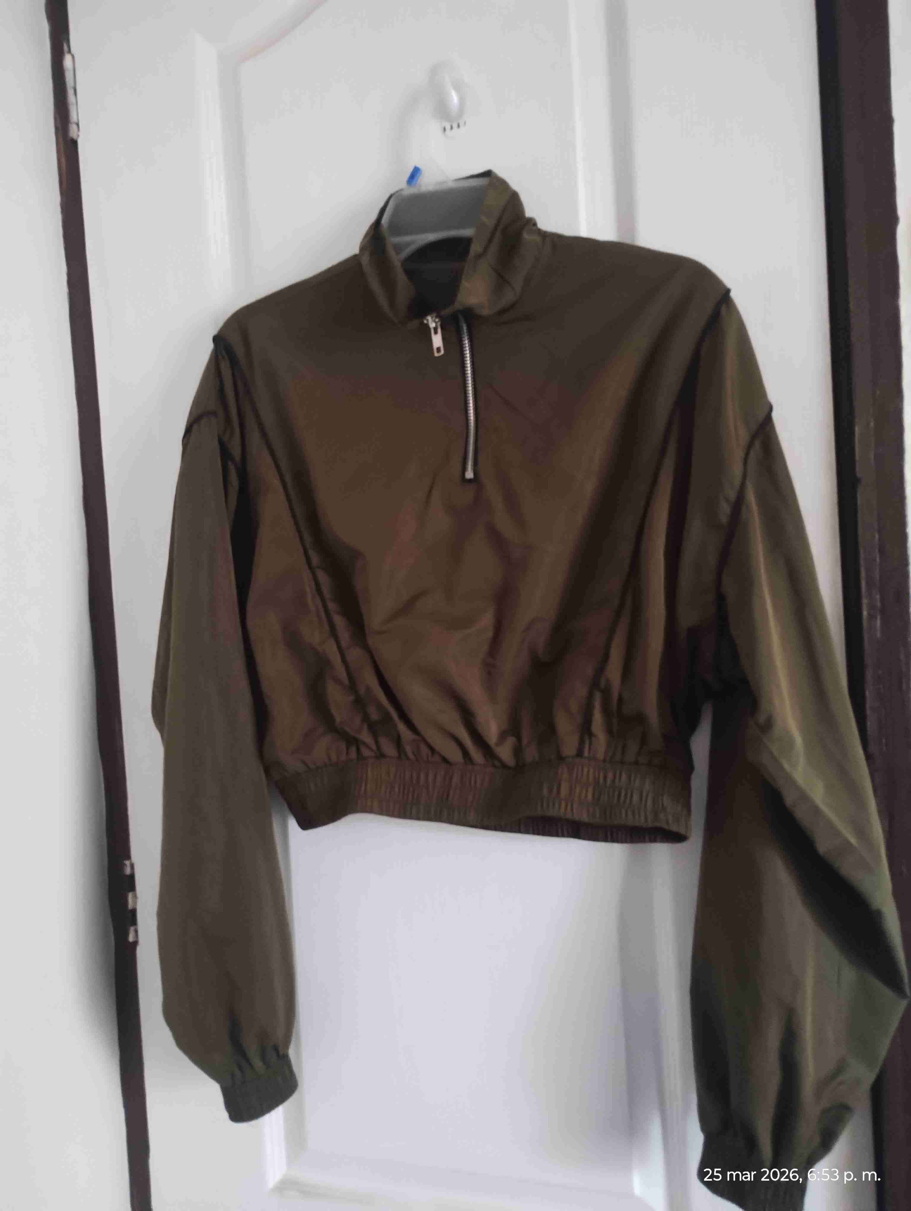 Cortavientos verde oliva