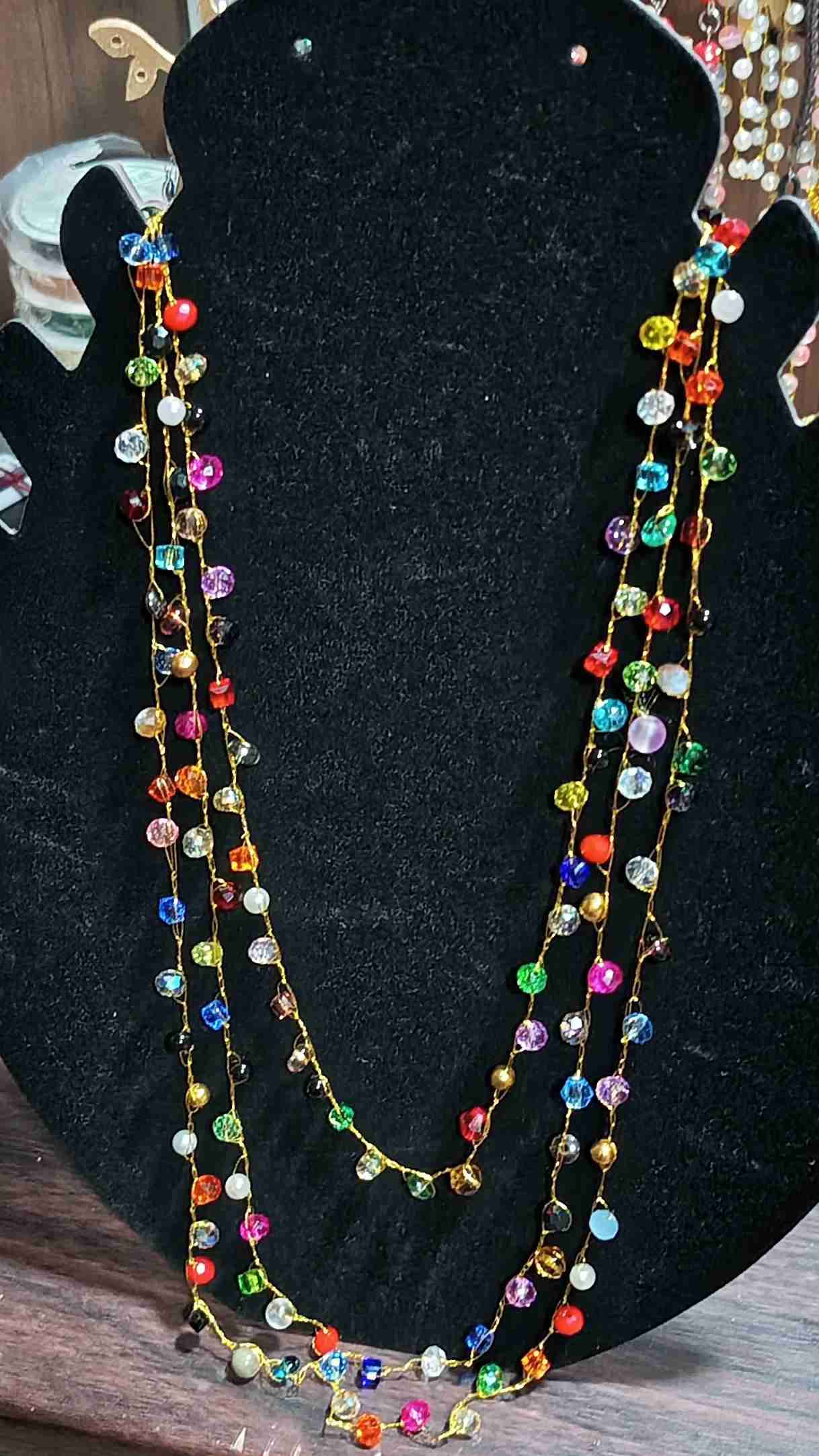 Collar de cuentas multicolor