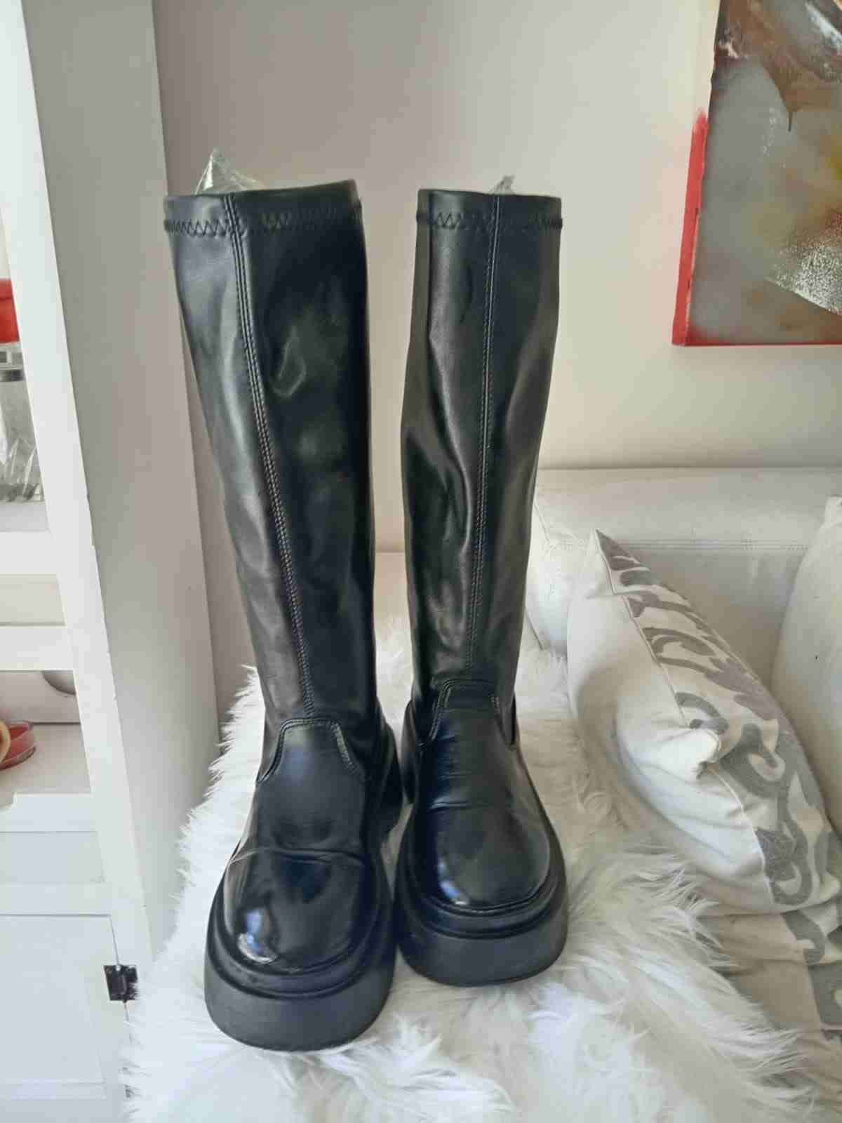 Botas negras altas LB talla 37