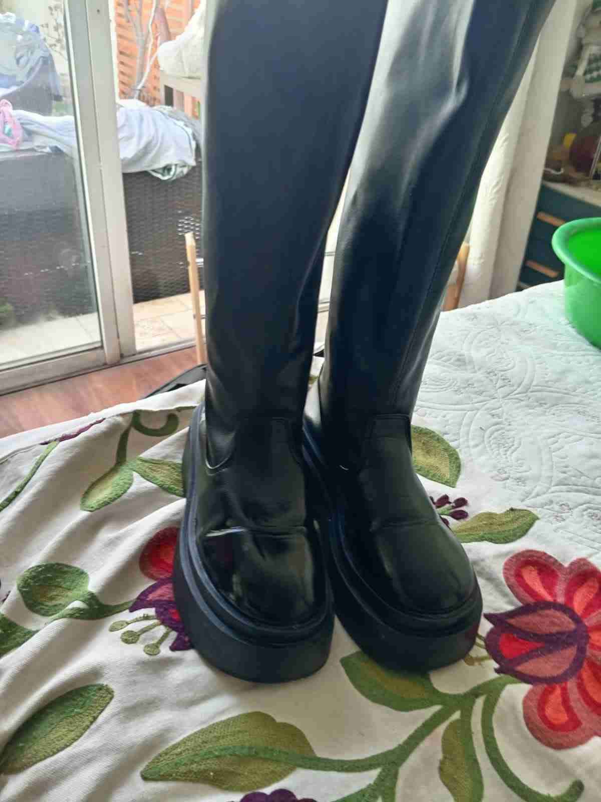 Botas negras altas LB talla 37 - miniatura 3