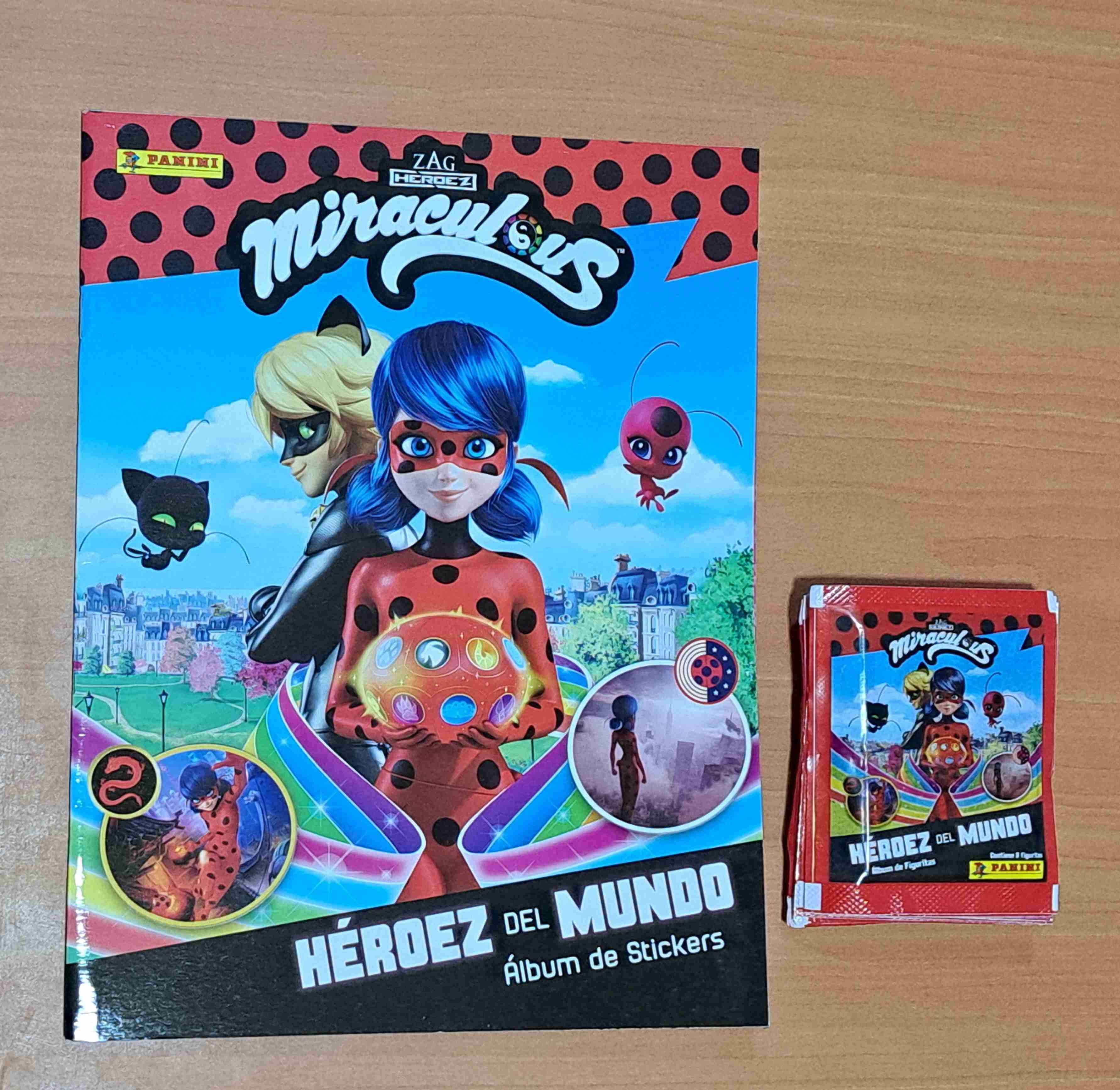 Álbum y set 25 sobres  Miraculous Panini