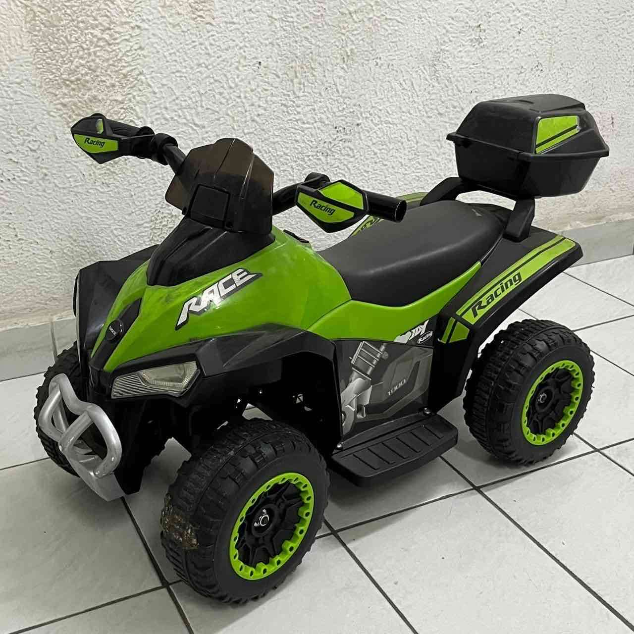 Cuatrimoto eléctrica infantil verde