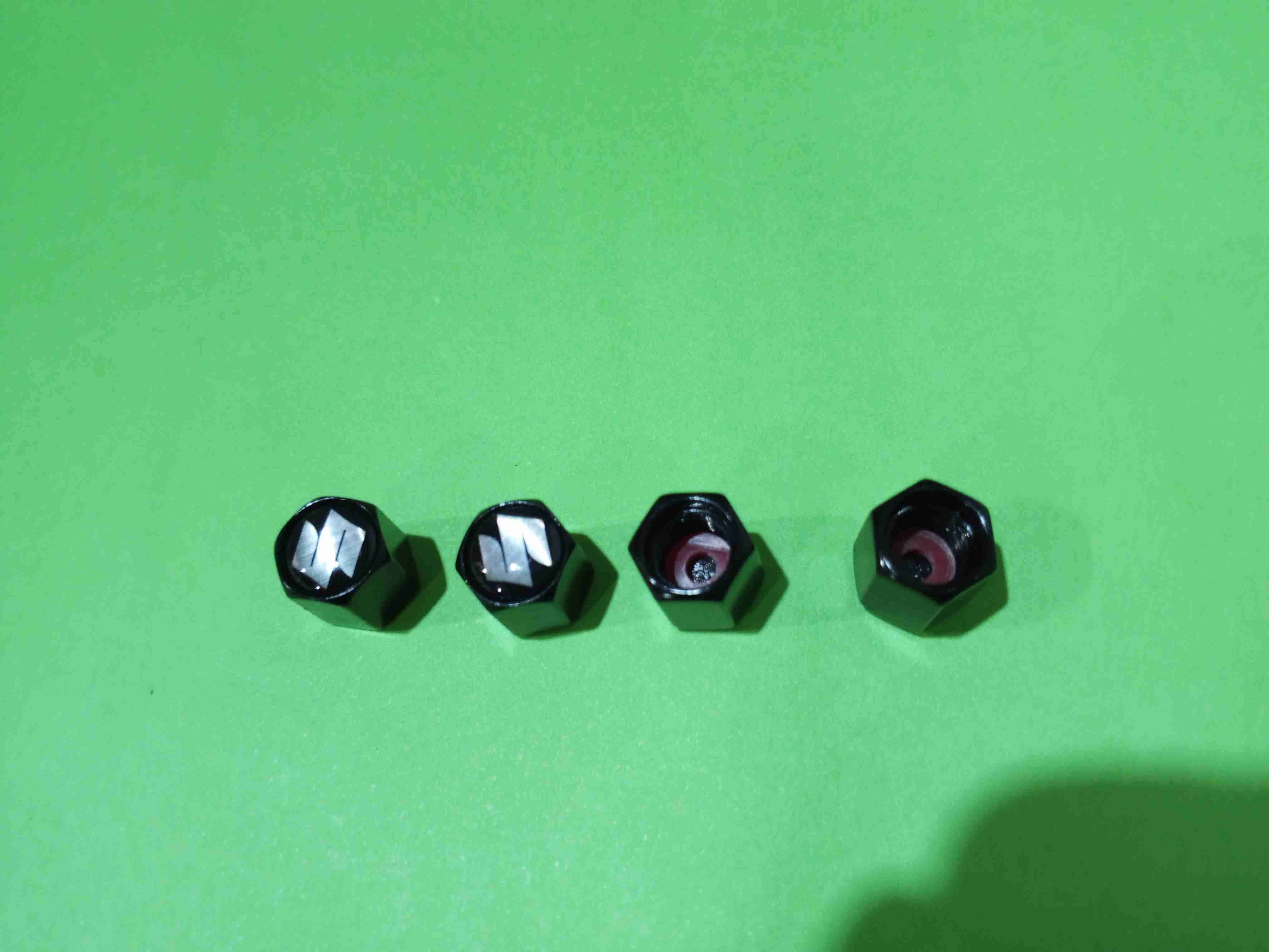 Conjunto llavero más tapas de valvulas - miniatura 2