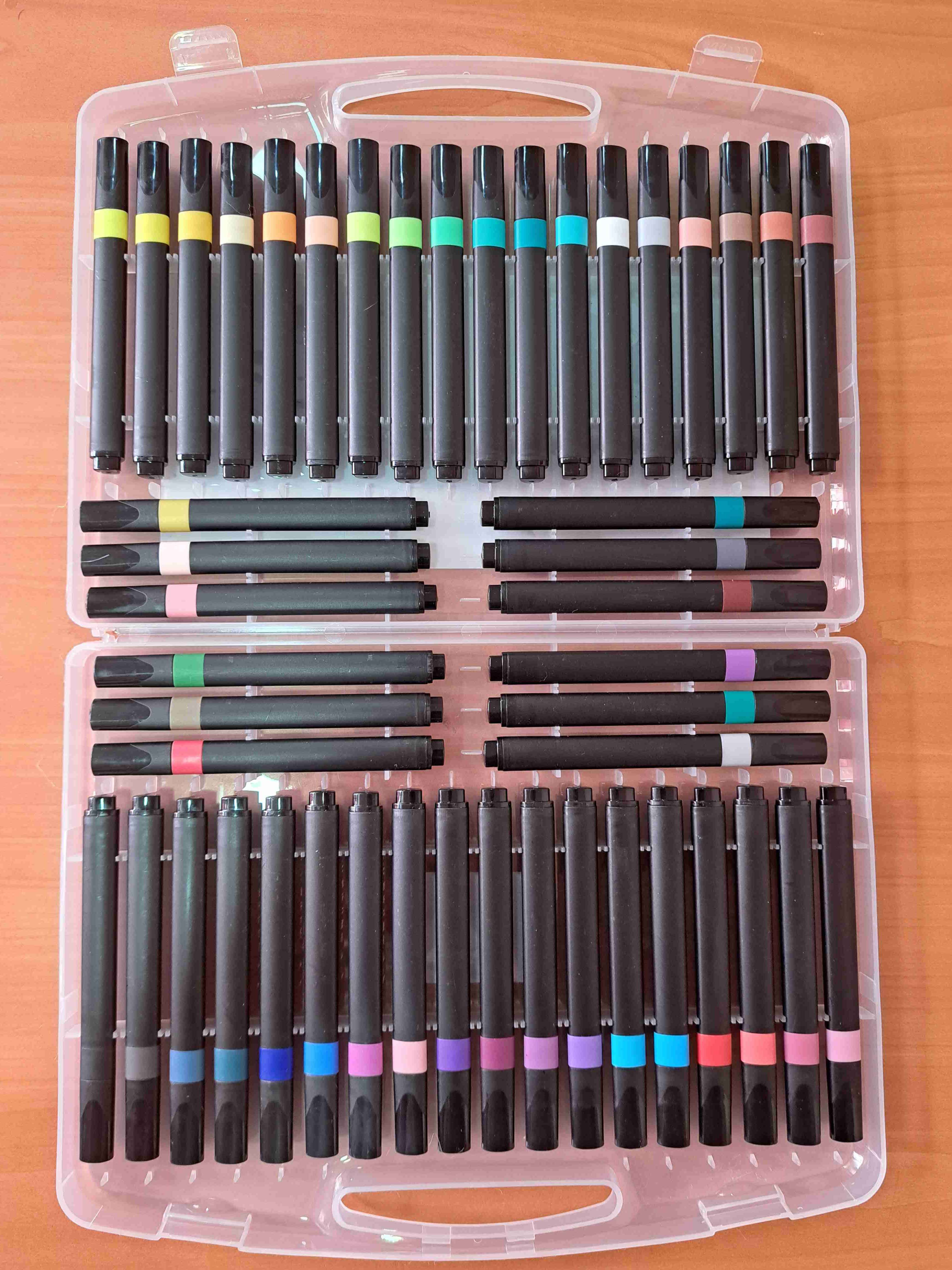 Set de 48 marcadores acrilicos de colores