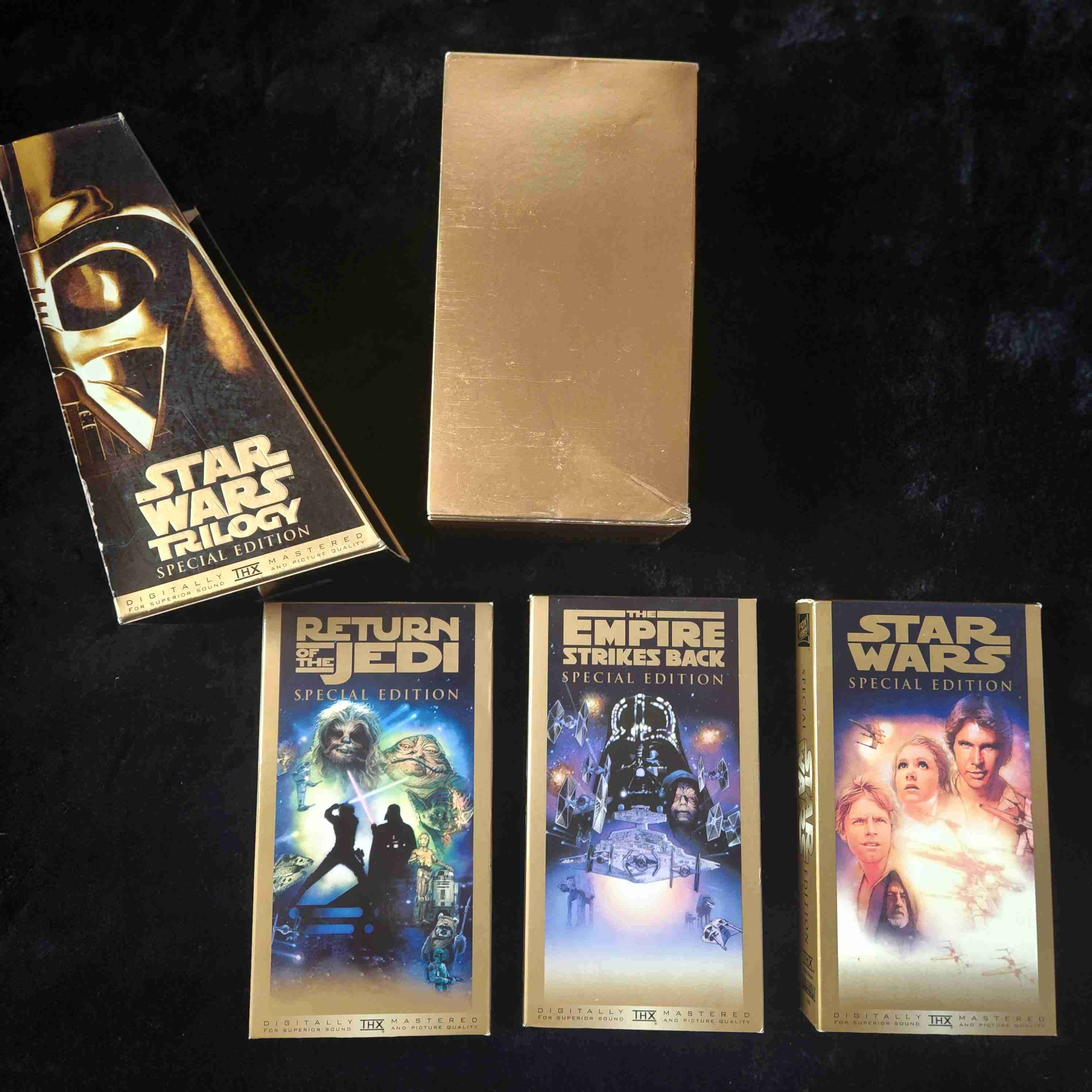 Trilogía Star Wars Edición Especial VHS, dorada