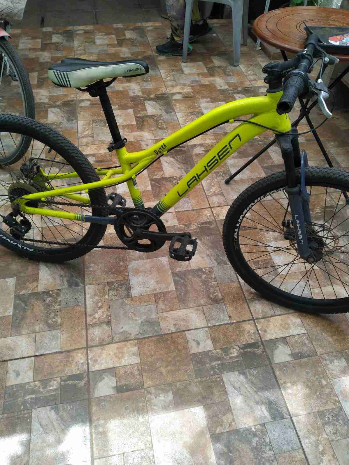 Bicicleta montaña Lahsen amarilla aro 20 - miniatura 5