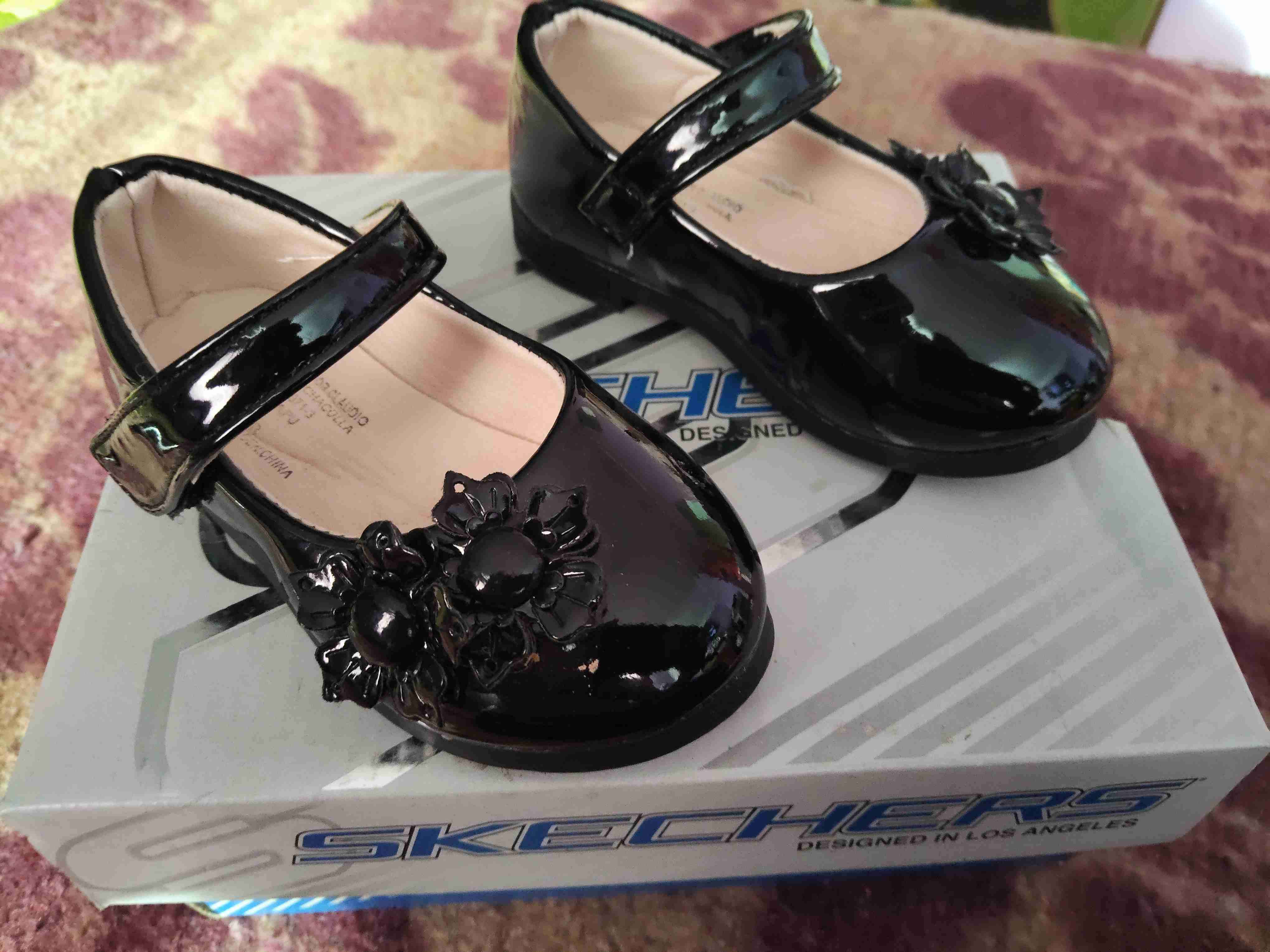 Zapatos negros para niña