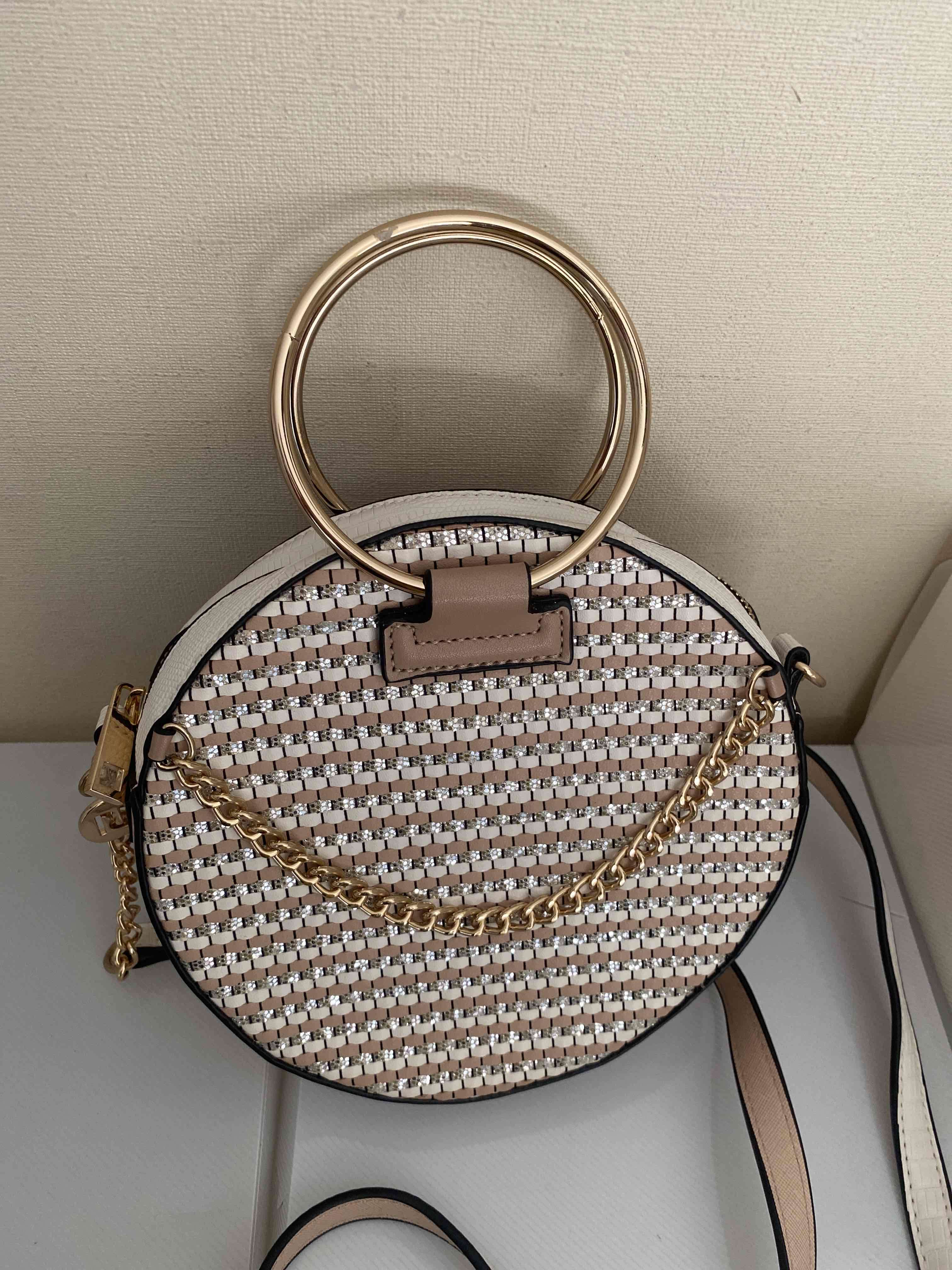 Cartera redonda con cadena - miniatura 2