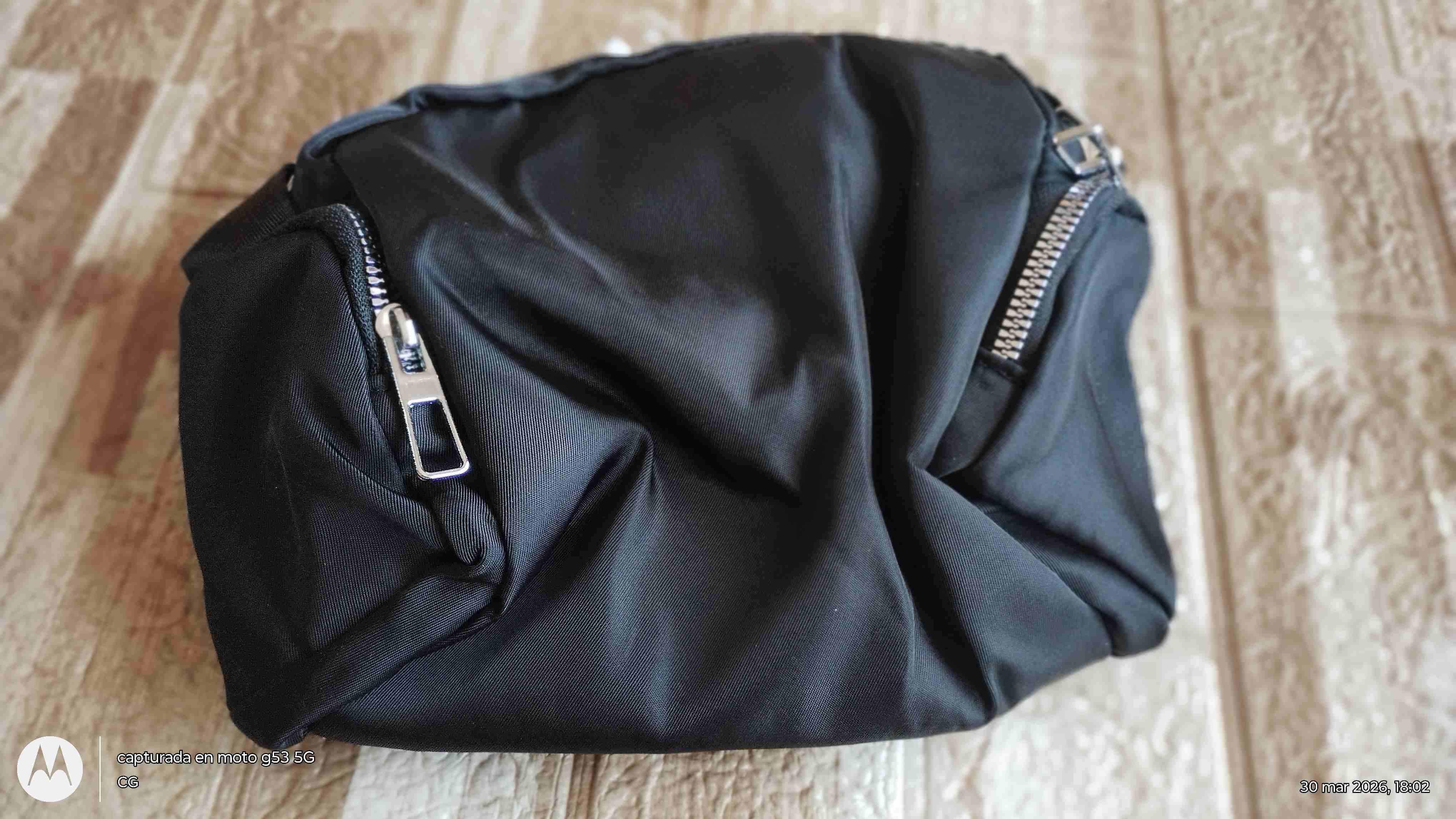 Bandolera negra con estilo - miniatura 2