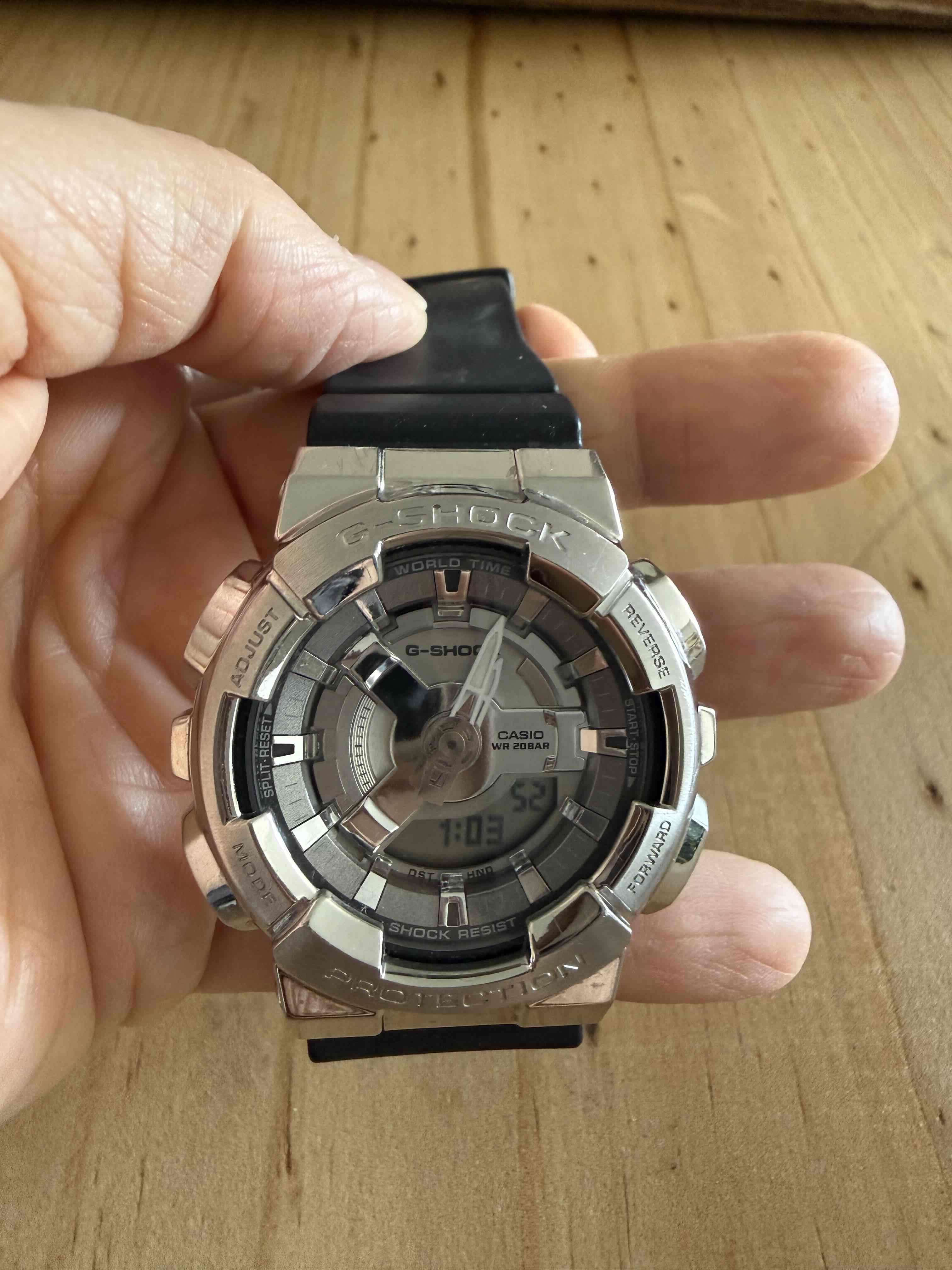 Reloj Casio G-Shock plata y negro