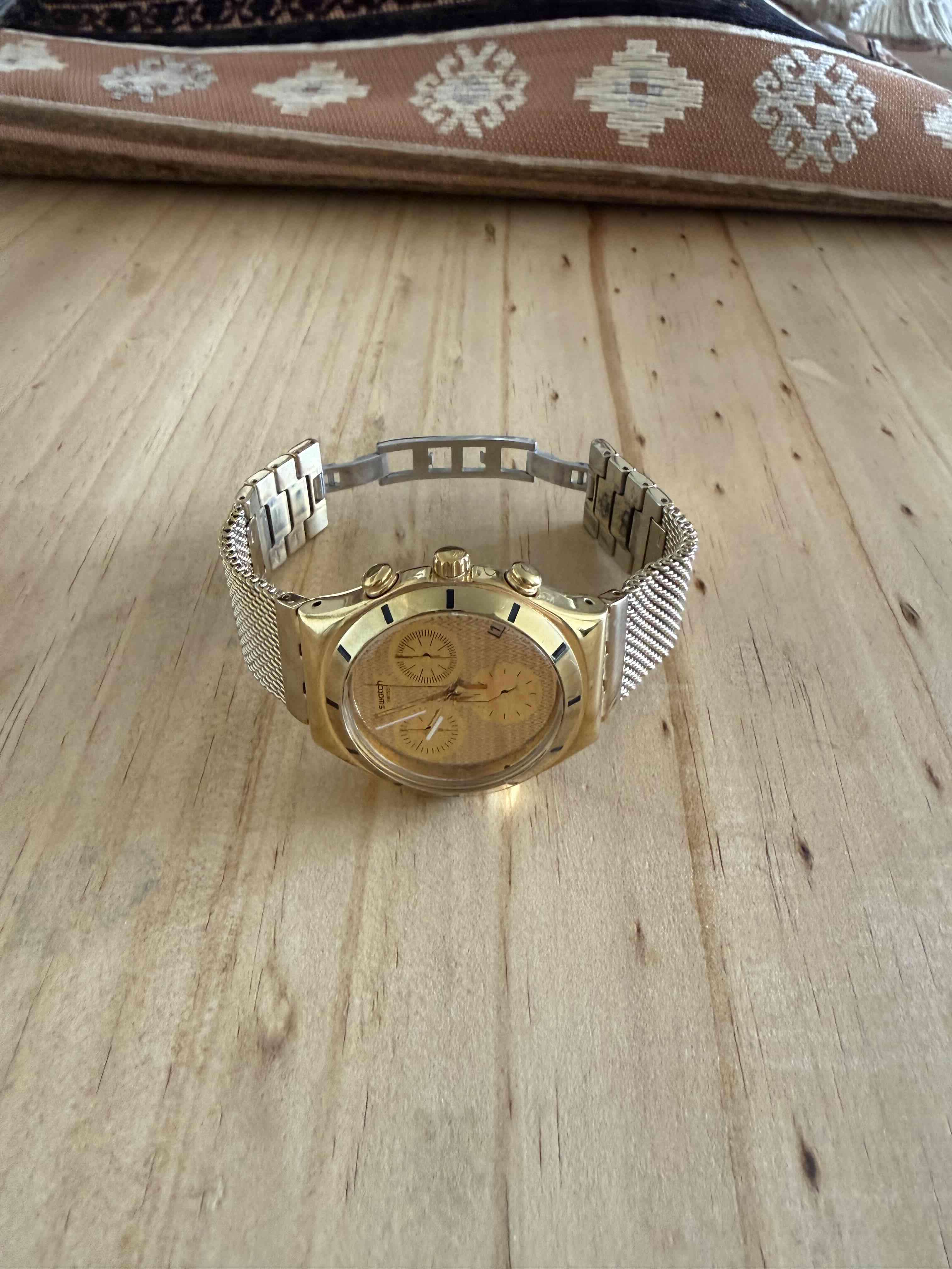 Reloj mujer Swatch dorado metálico - miniatura 4