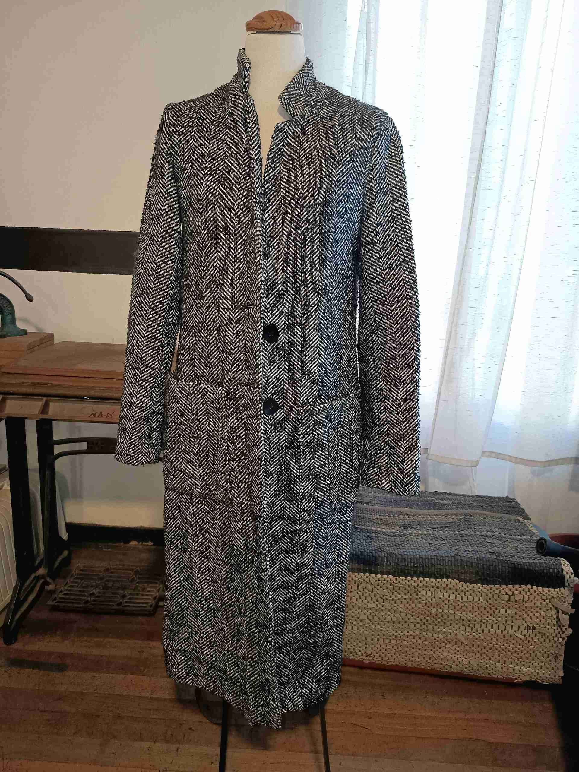 Abrigo de lana gris elegante