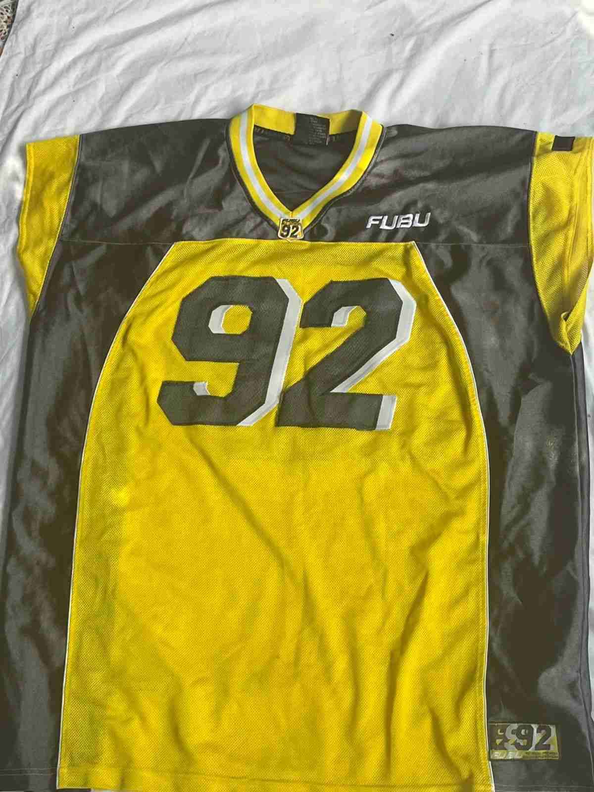 Polera deportiva Fubu amarilla - miniatura 4