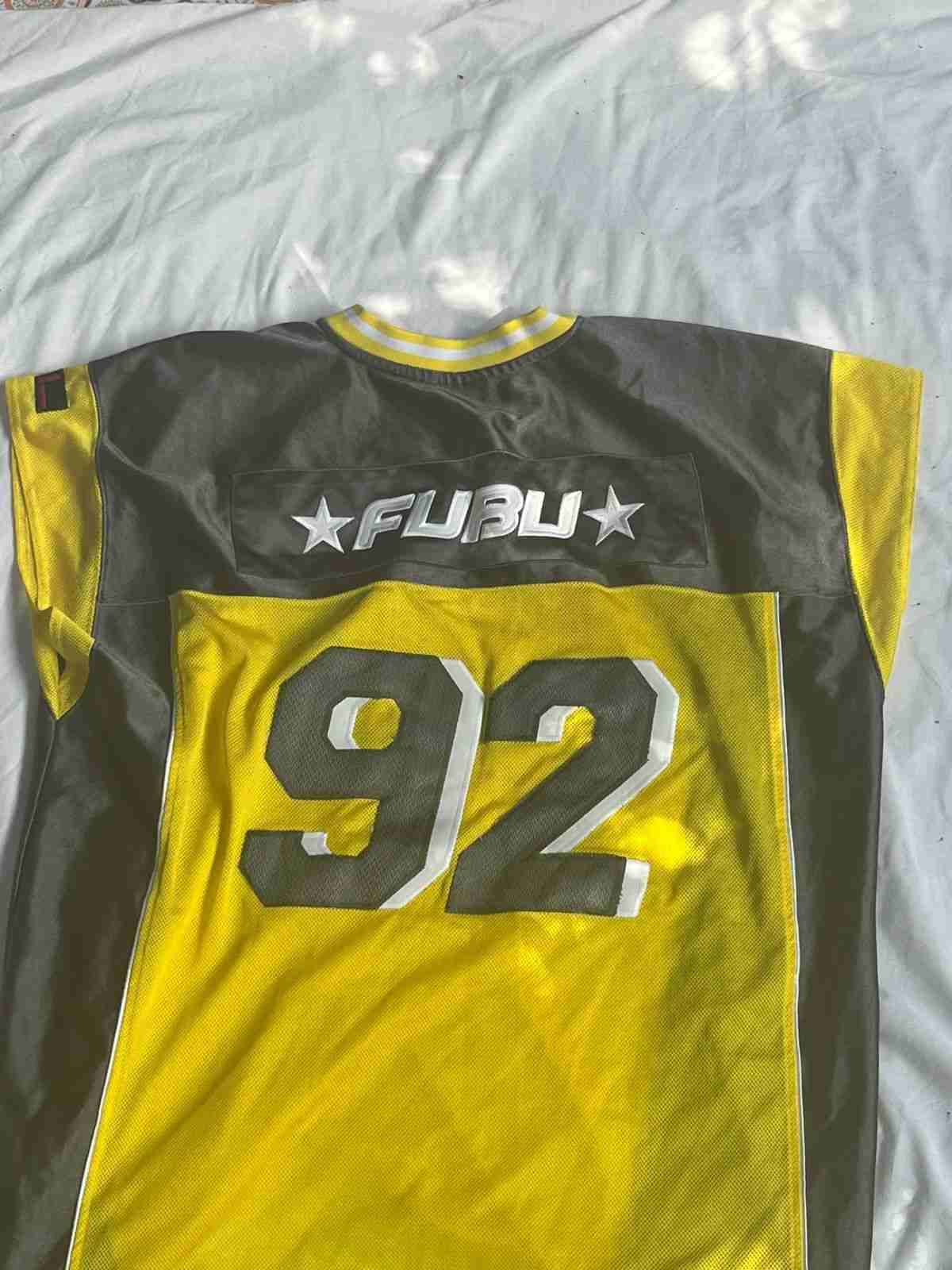 Polera deportiva Fubu amarilla - miniatura 5