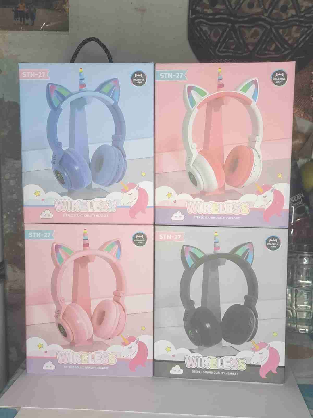Auriculares inalámbricos unicornio variados