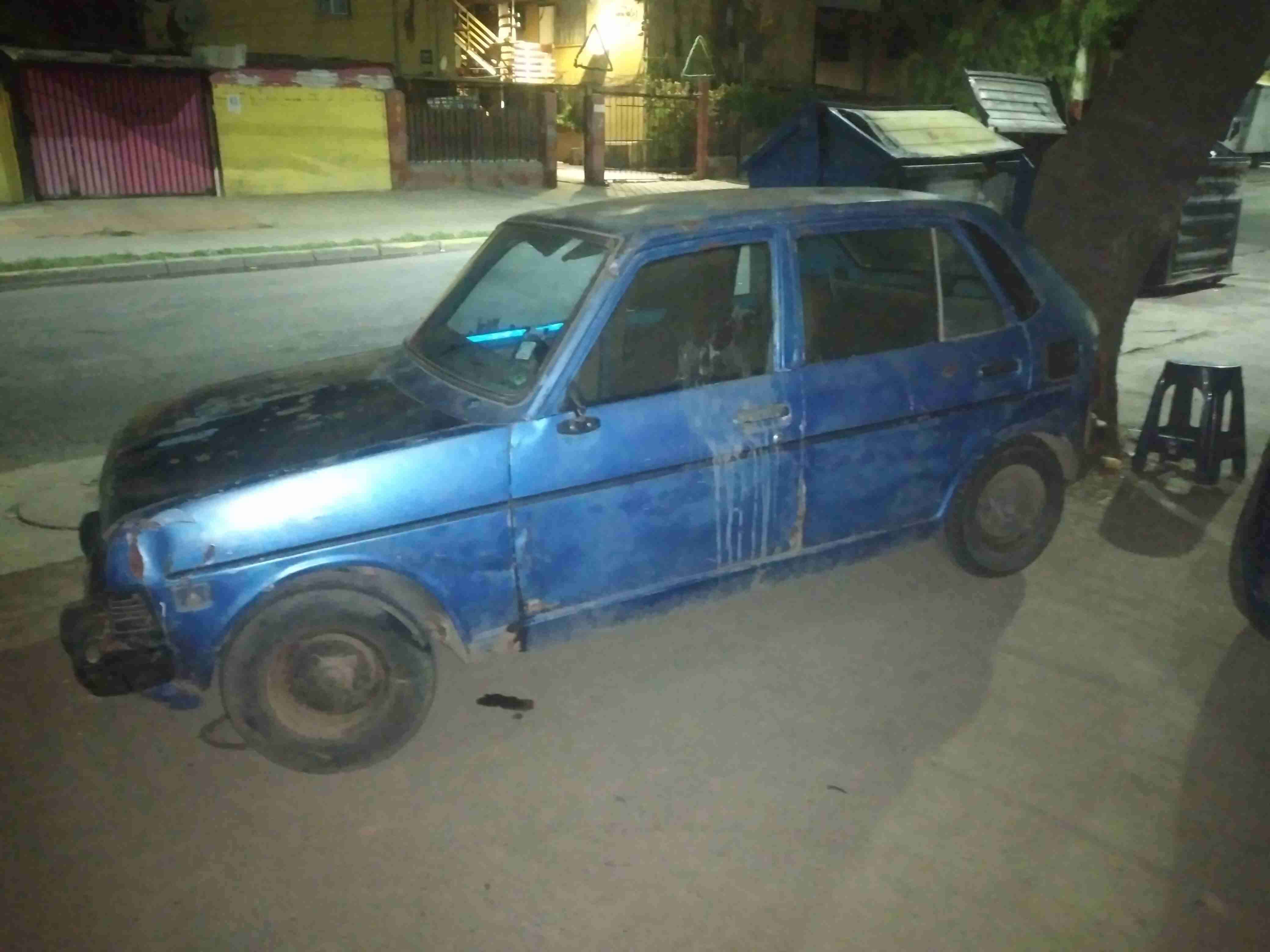 Auto antiguo  andando daihatsu max cuore 1980 - miniatura 3