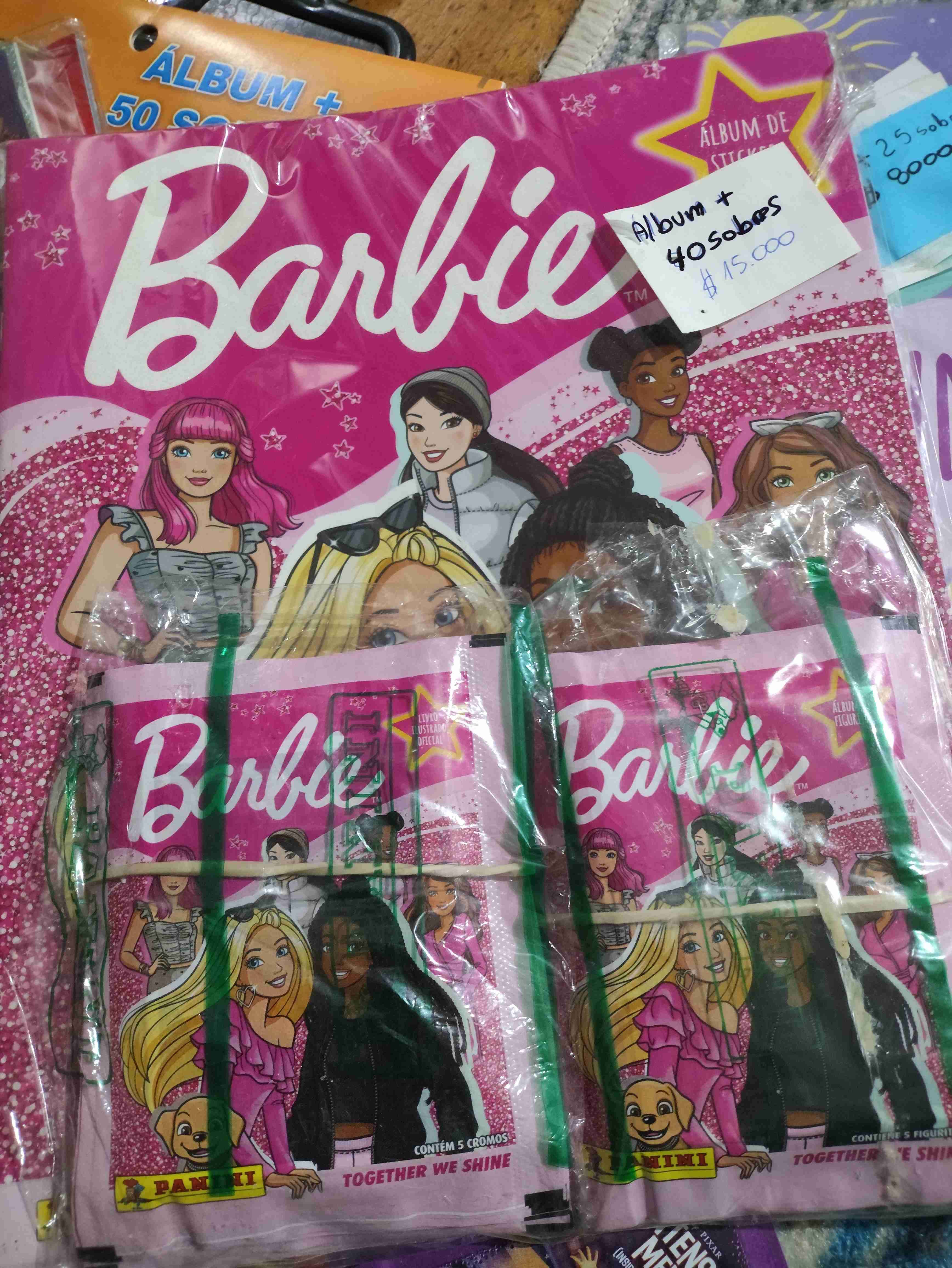 Álbum Barbie con 40 sobres