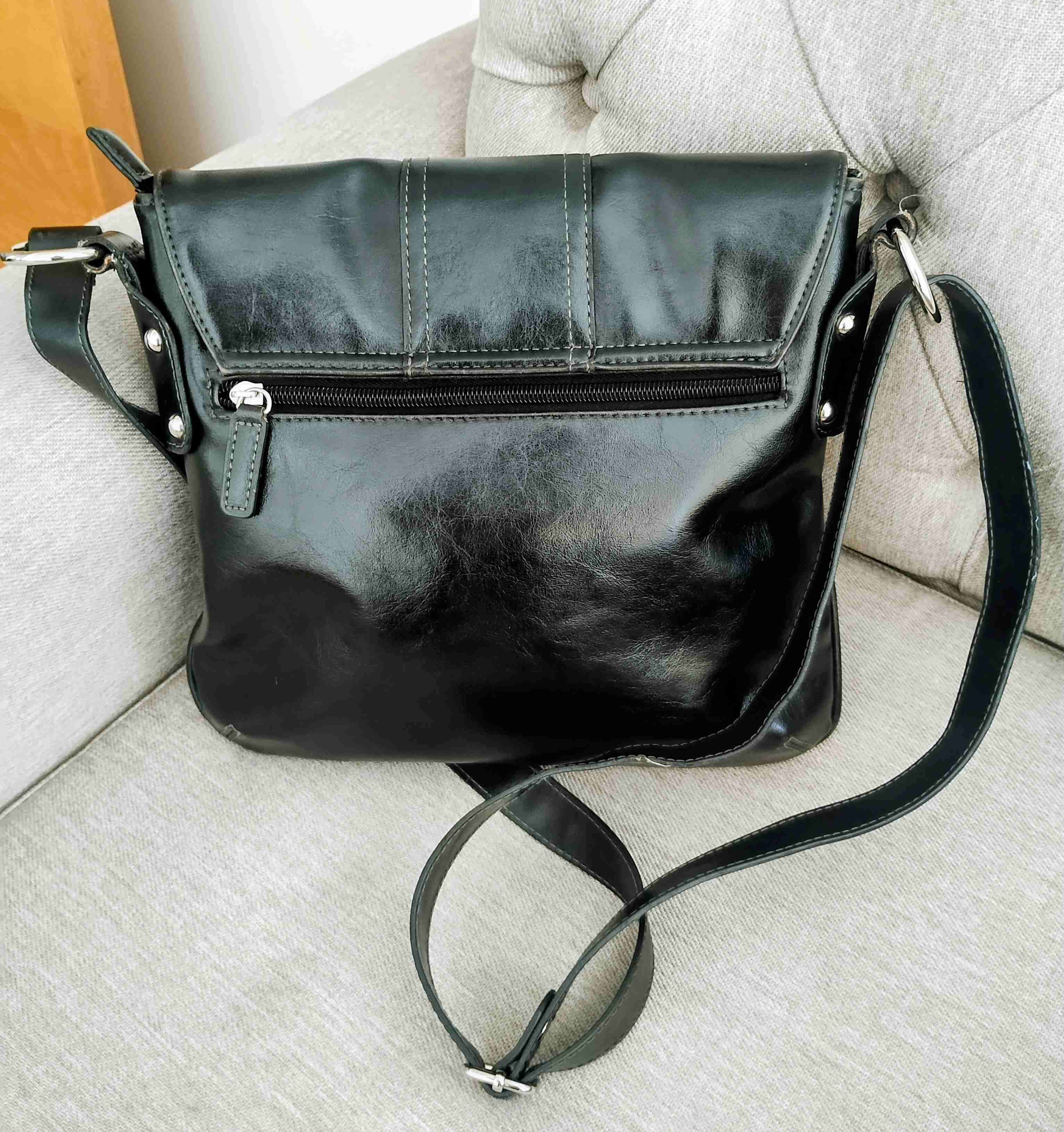 Bandolera negra de cuero sintético - miniatura 2