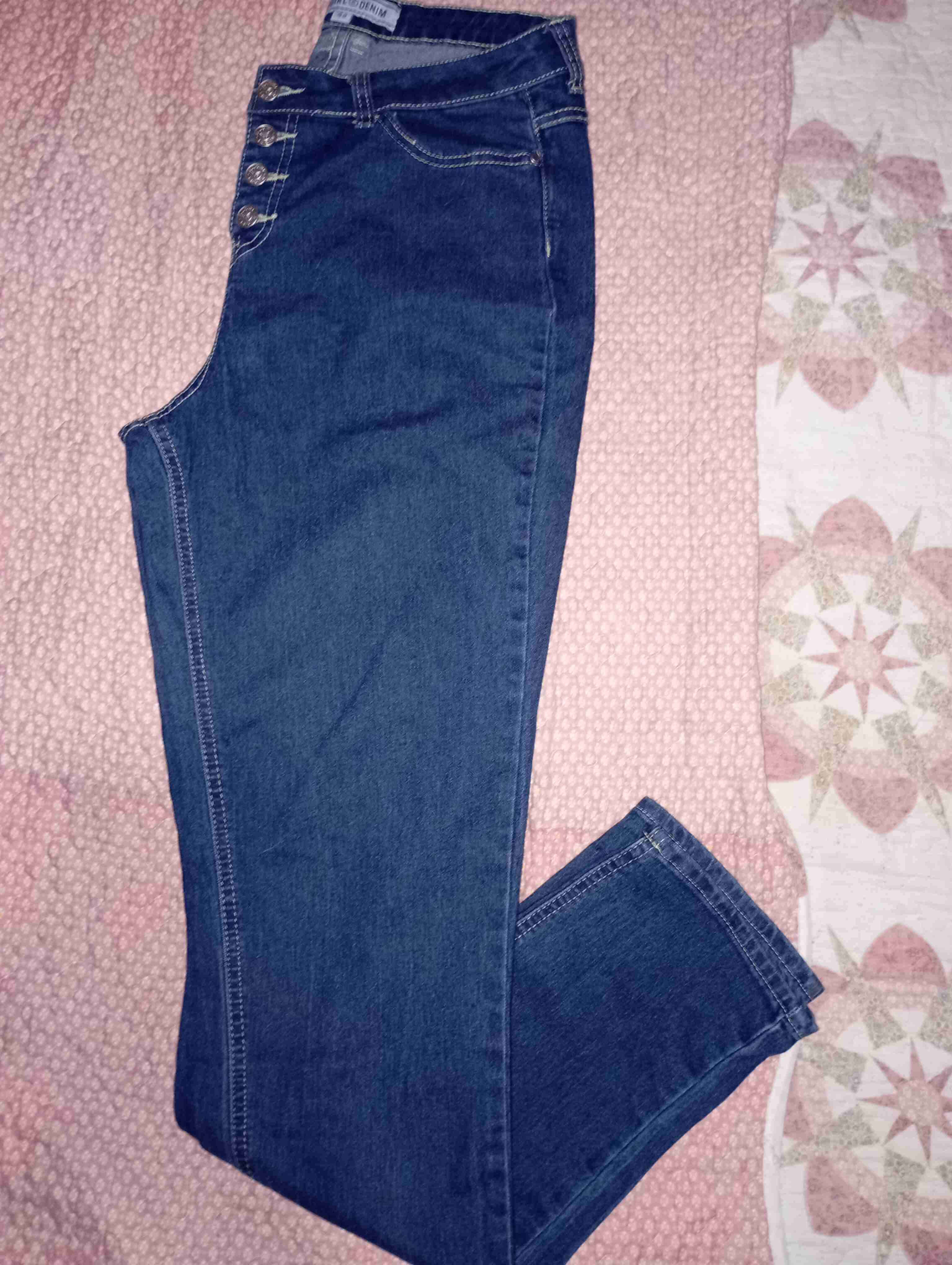 Jeans azul oscuro con botón - miniatura 3