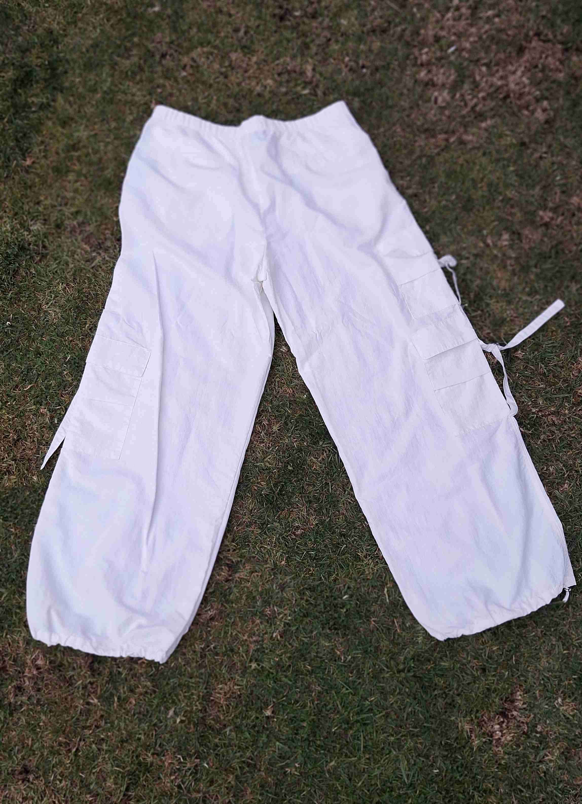 Pantalones Zara cargo blancos - miniatura 3