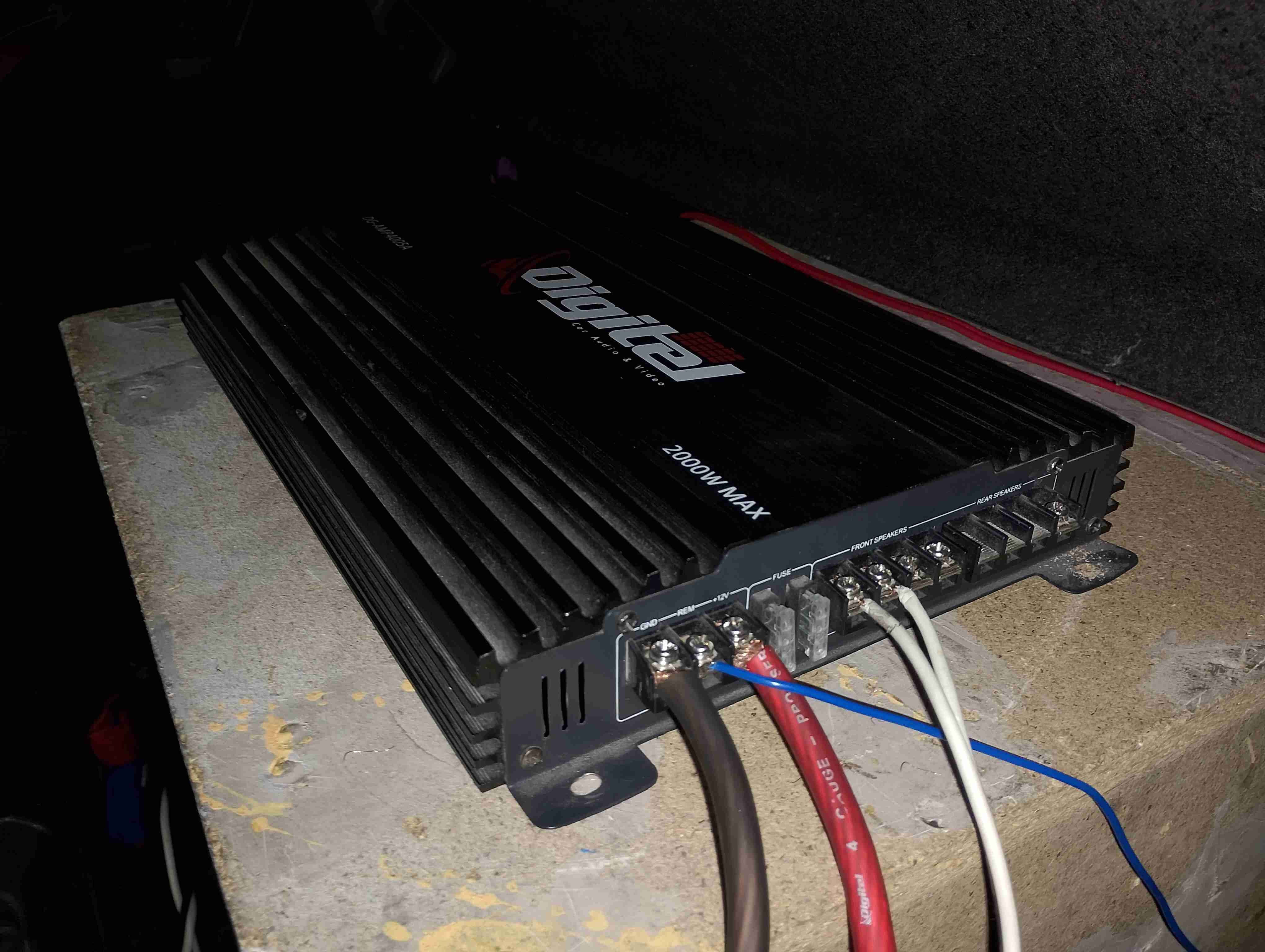 Amplificador Digitel 2000W - miniatura 2