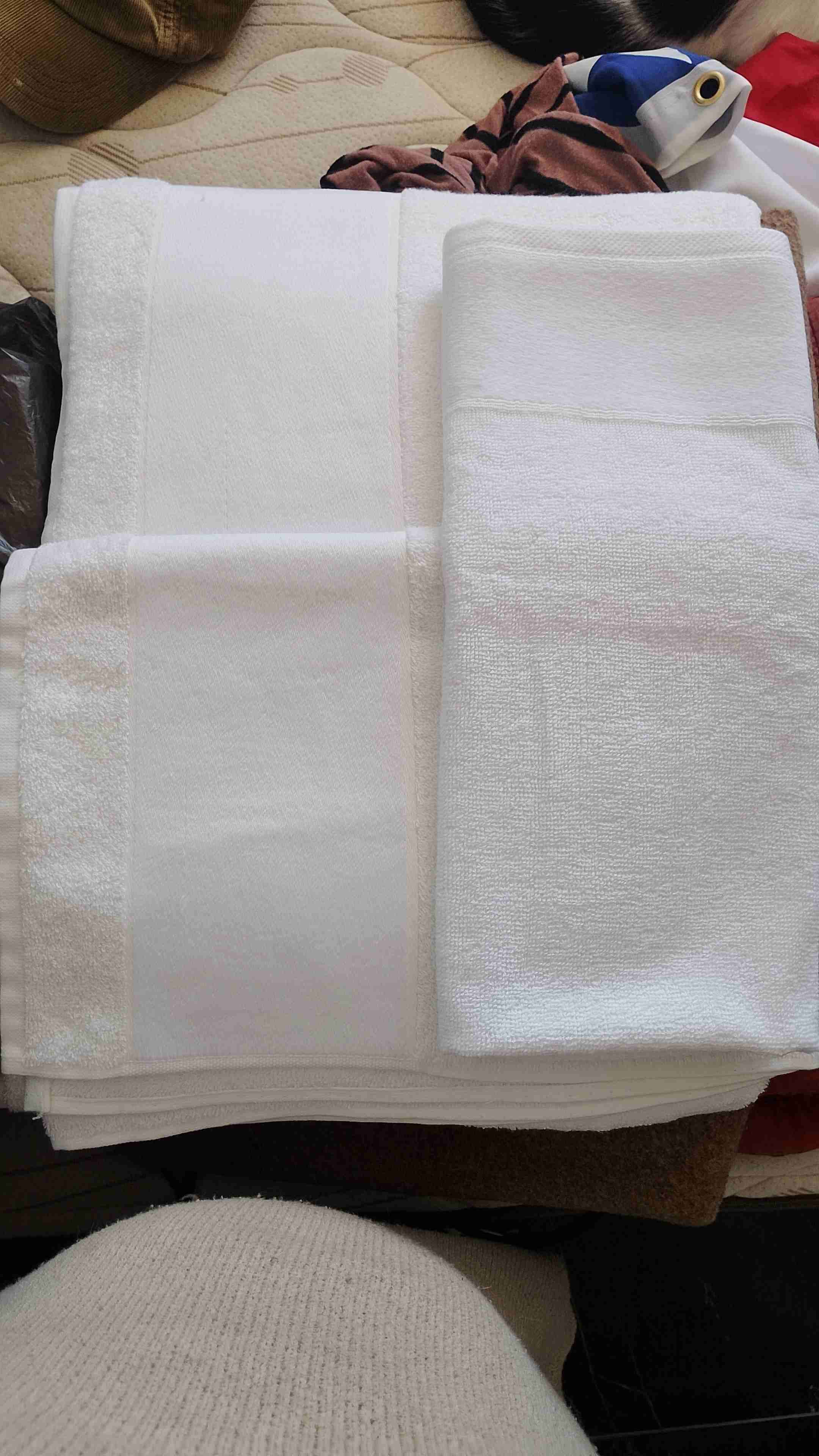 Juego de toallas blancas