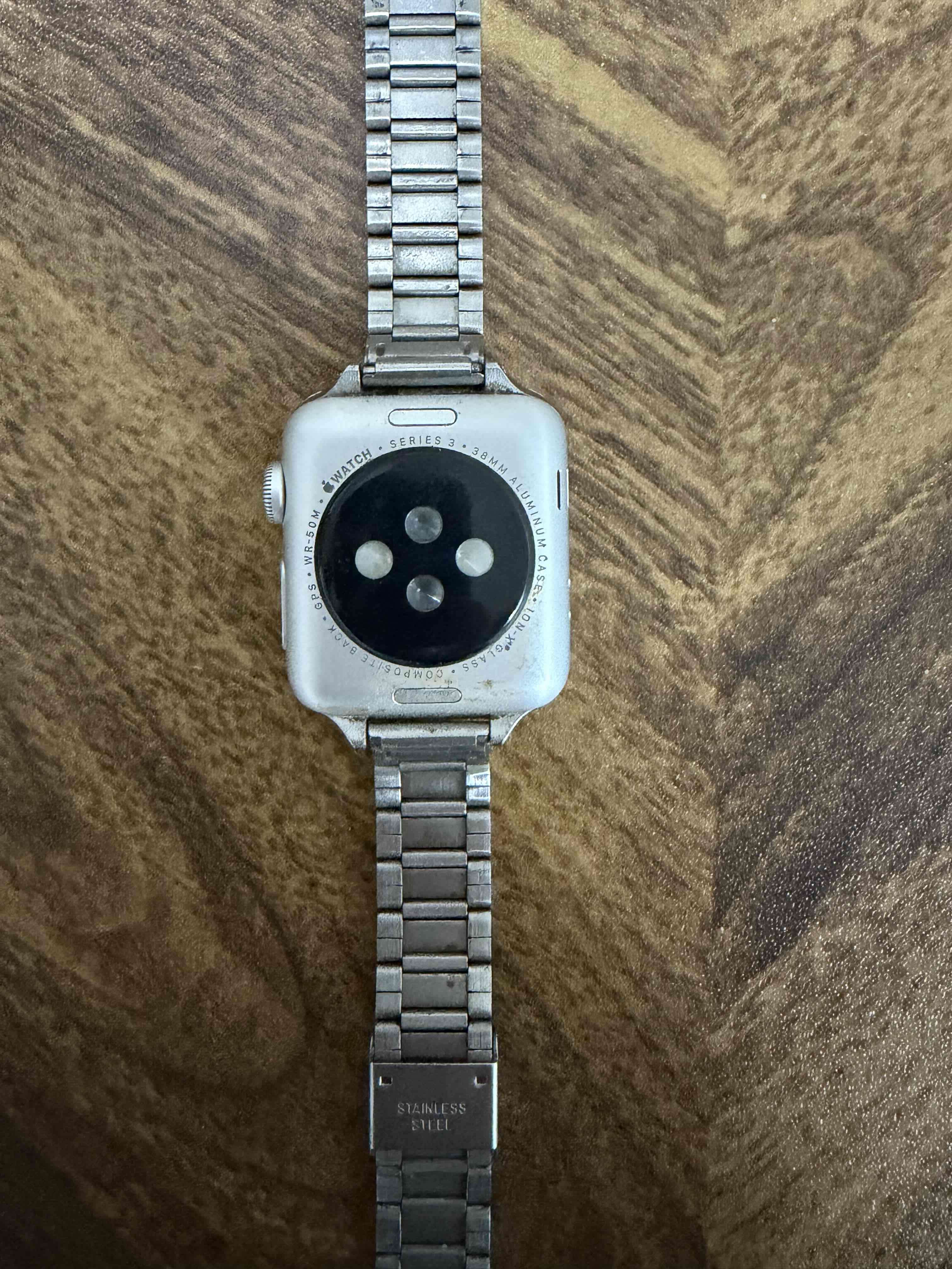 Reloj Applewatch con cargador - miniatura 3