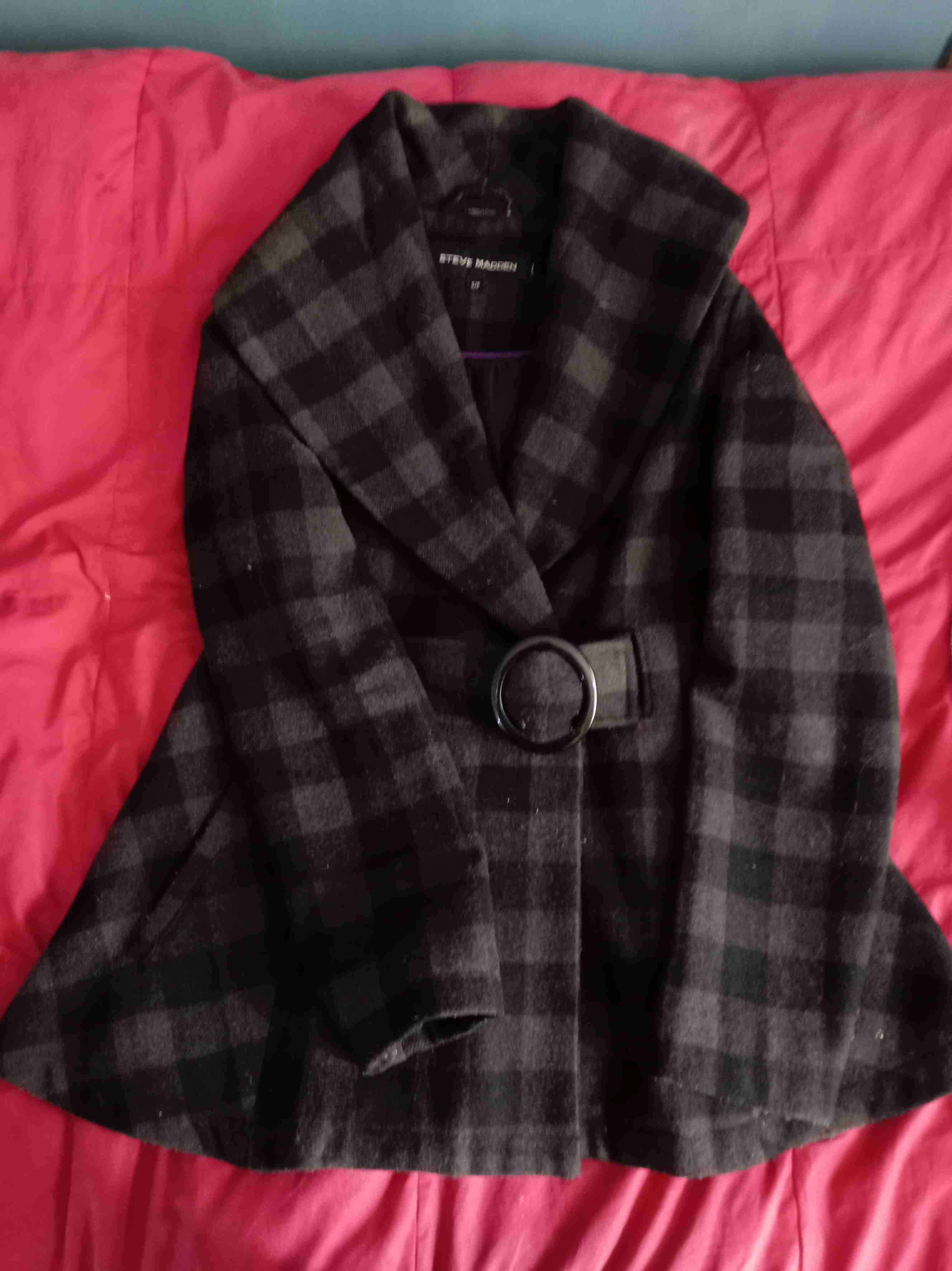 Abrigo negro a cuadros  Steve Madden