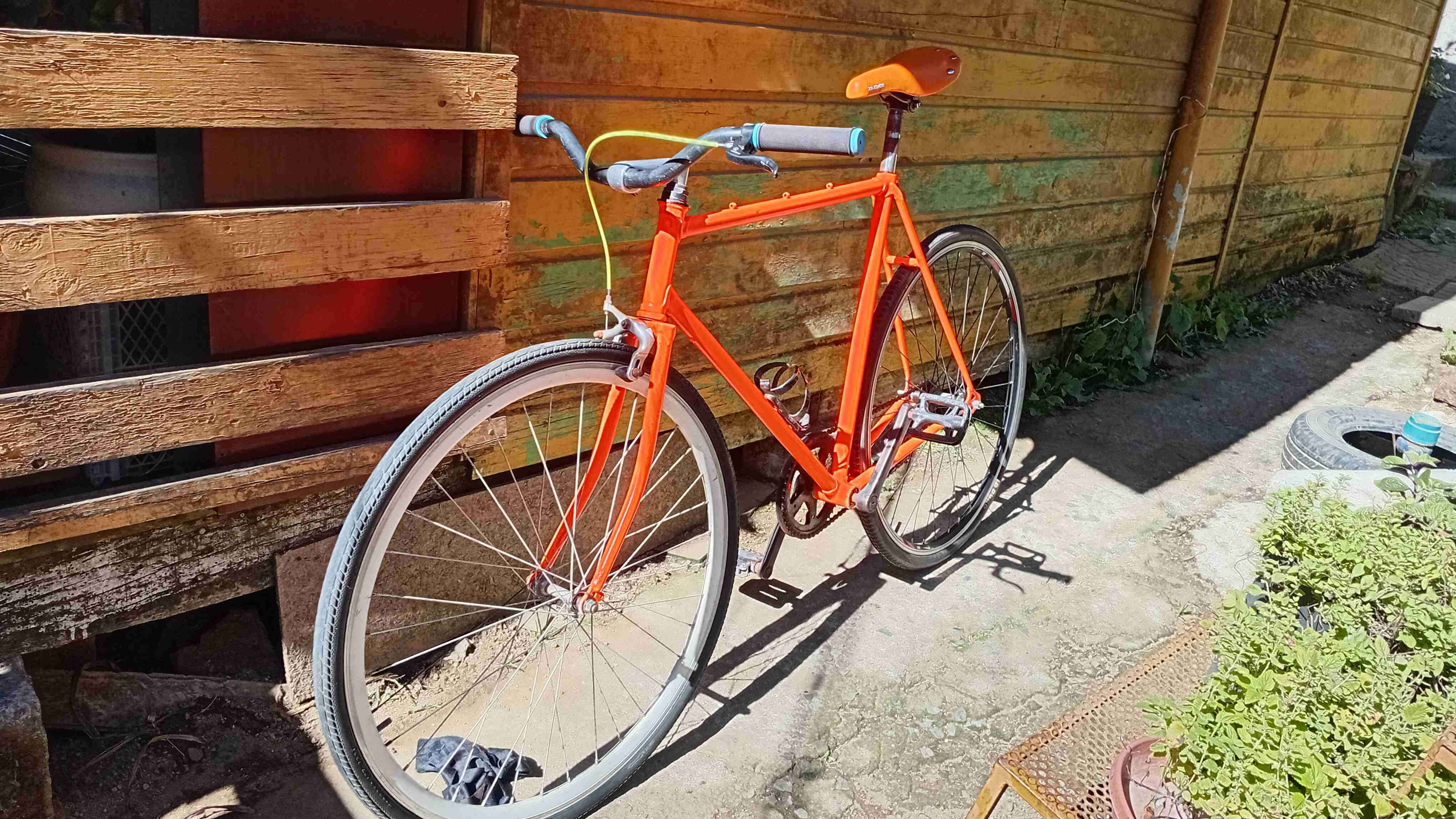 Bicicleta urbana naranja - miniatura 2
