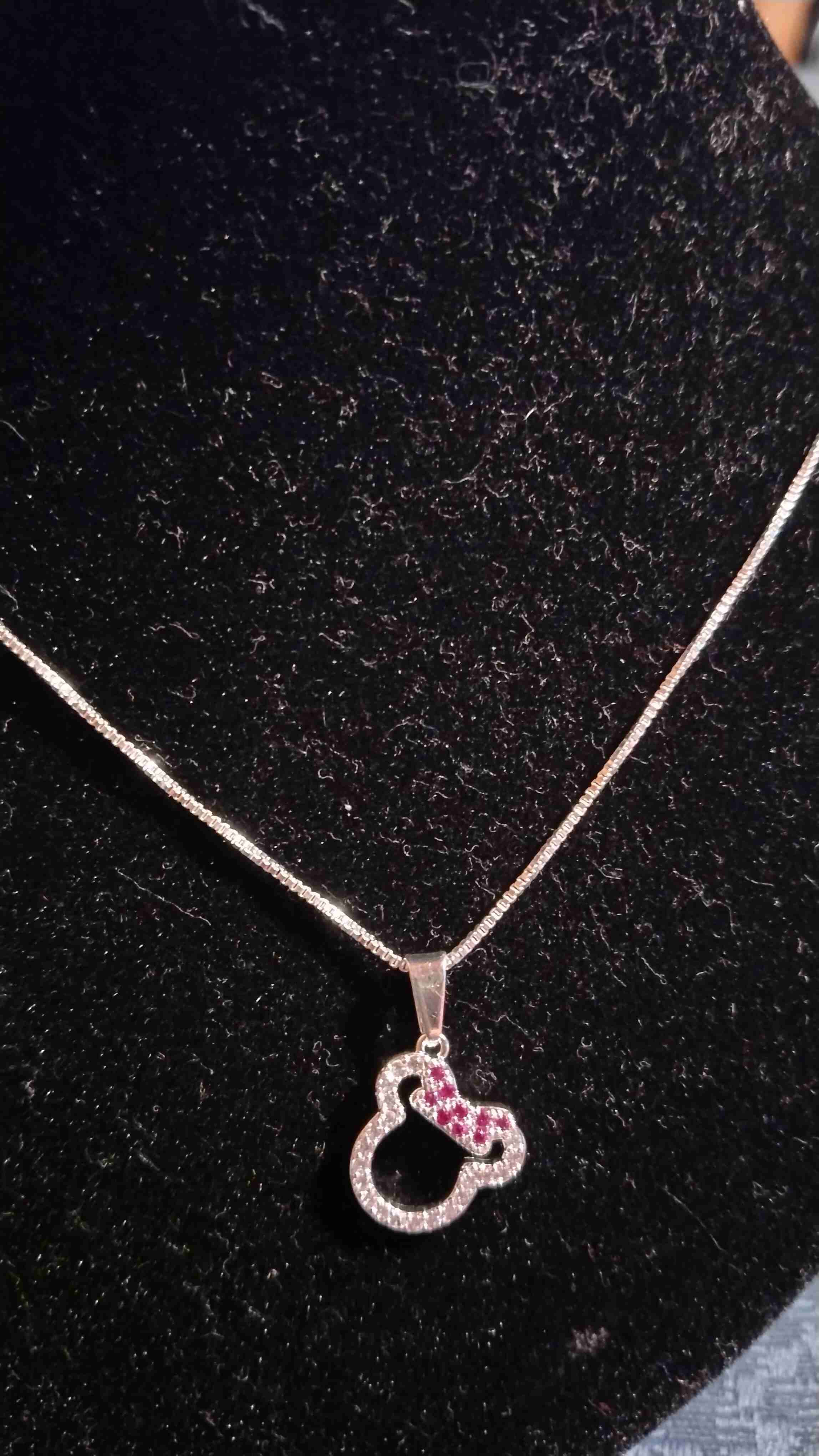 Collar con dije brillante