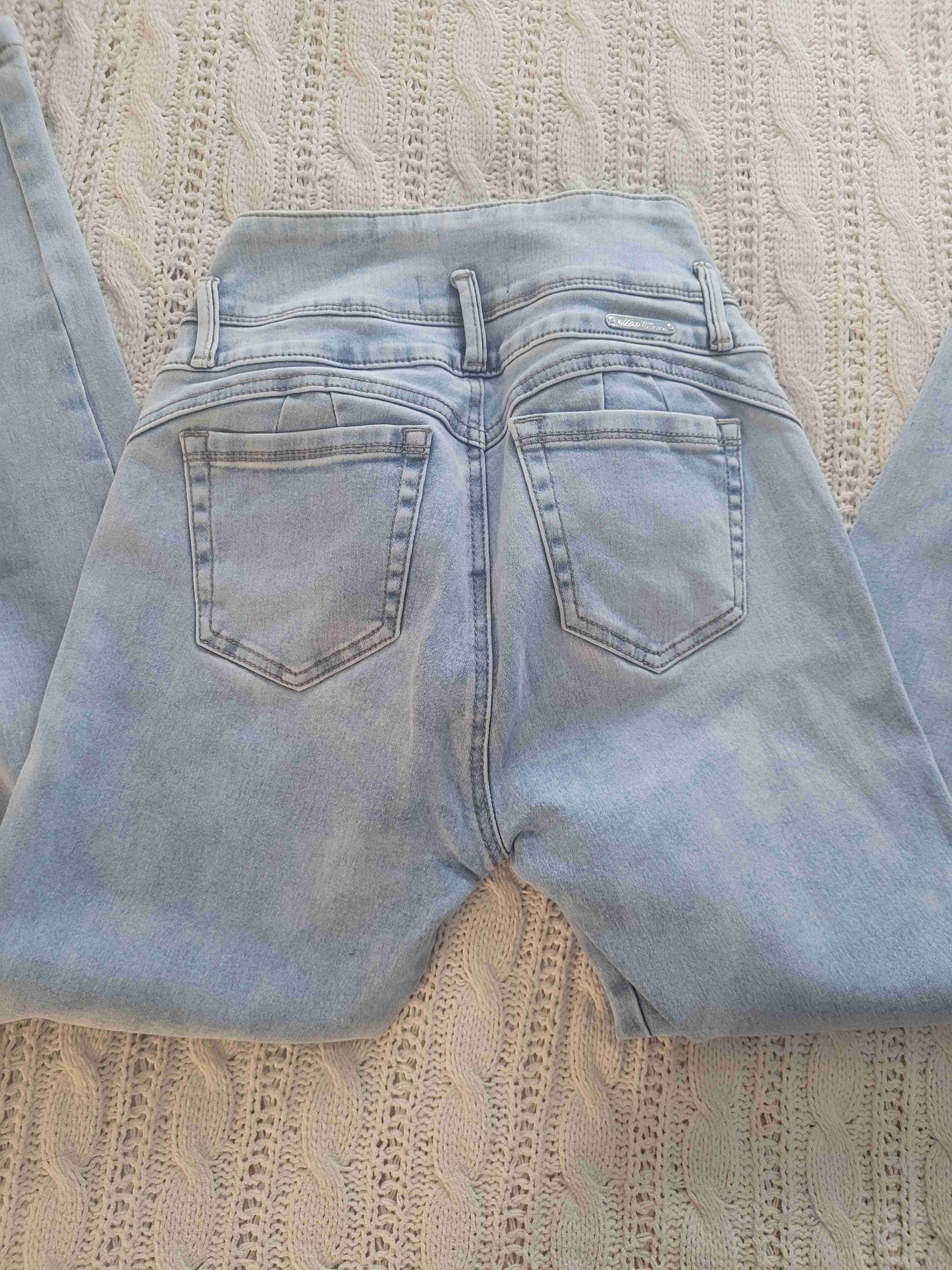 Jeans de mezclilla claro - miniatura 3