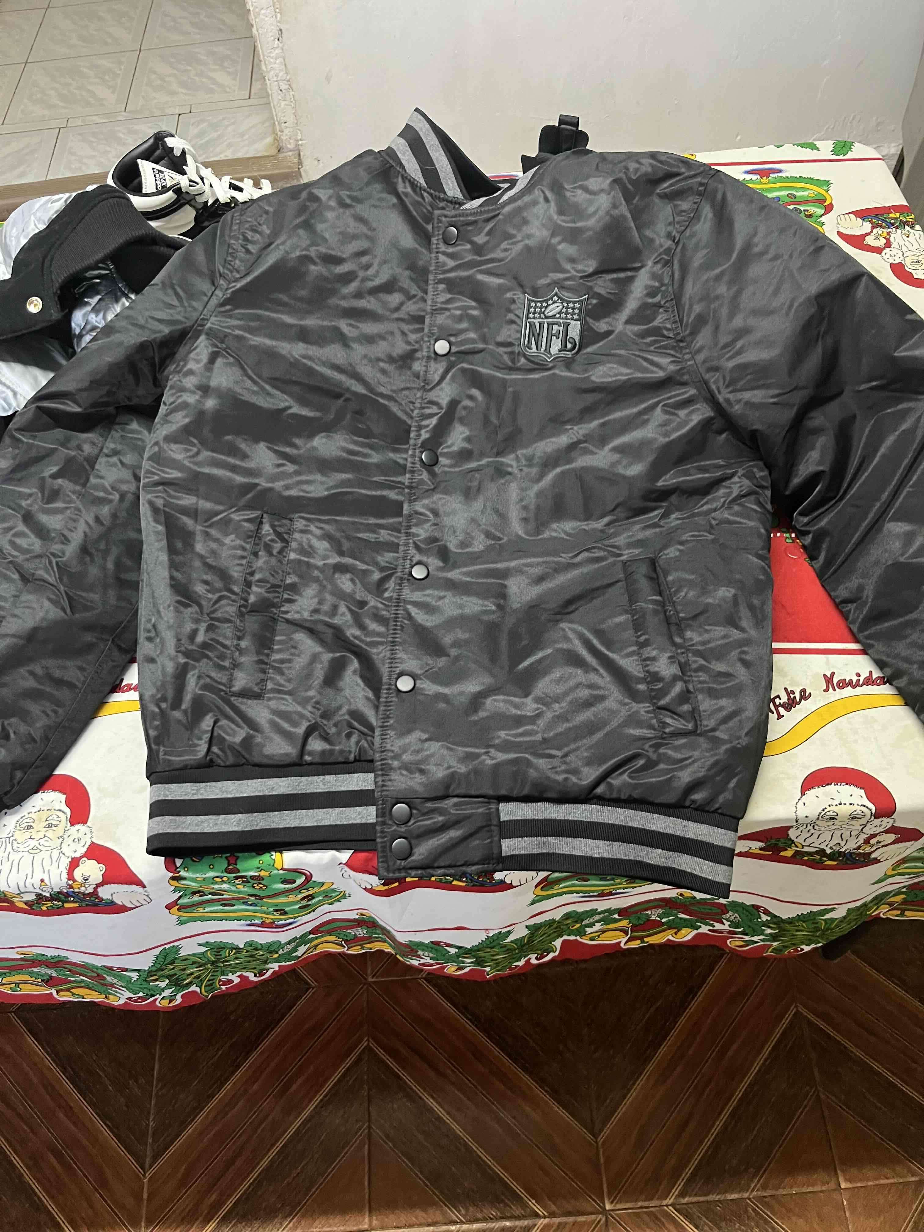 Chaqueta negra NFL