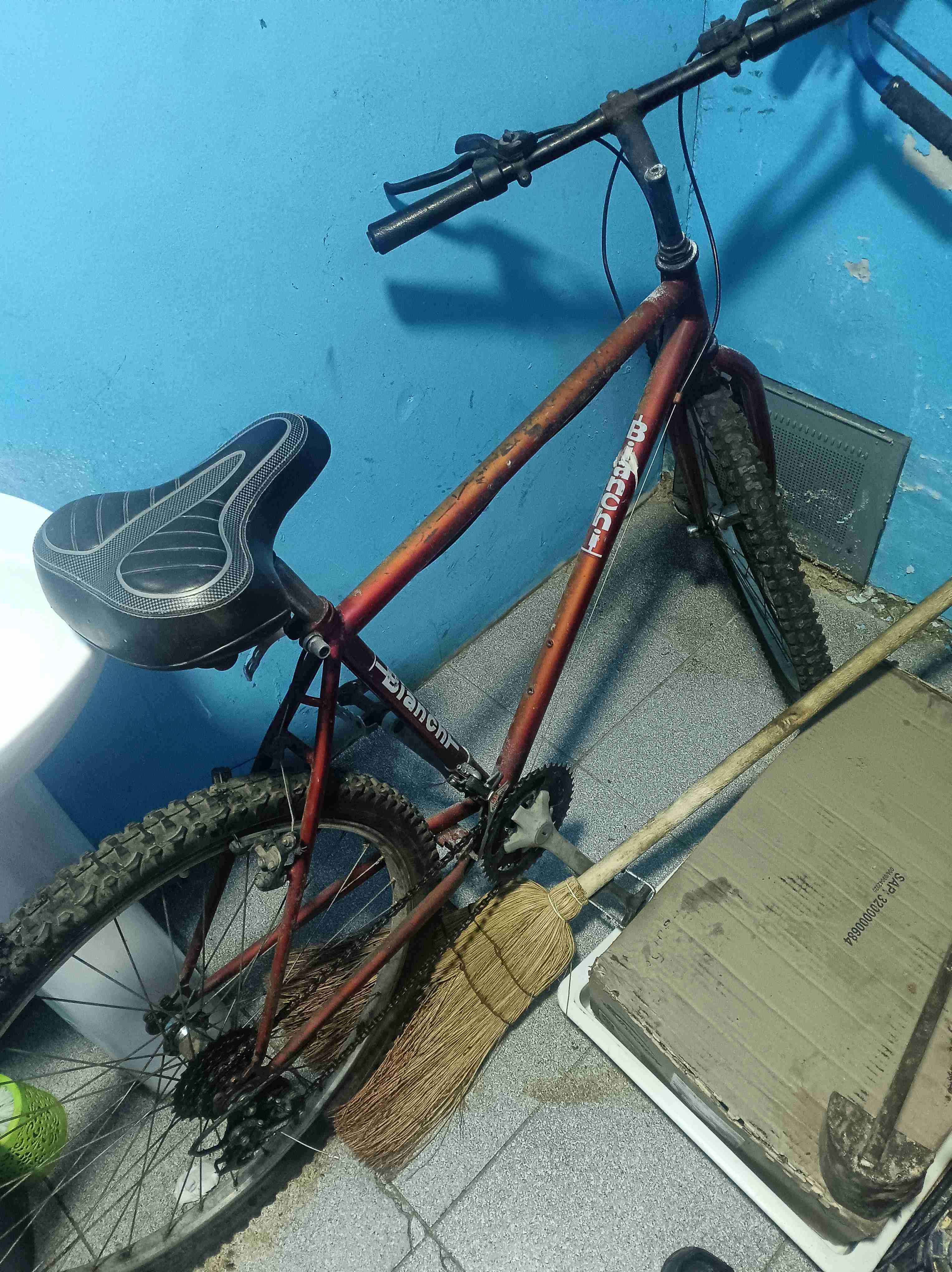 Bicicleta todo terreno usada - miniatura 2