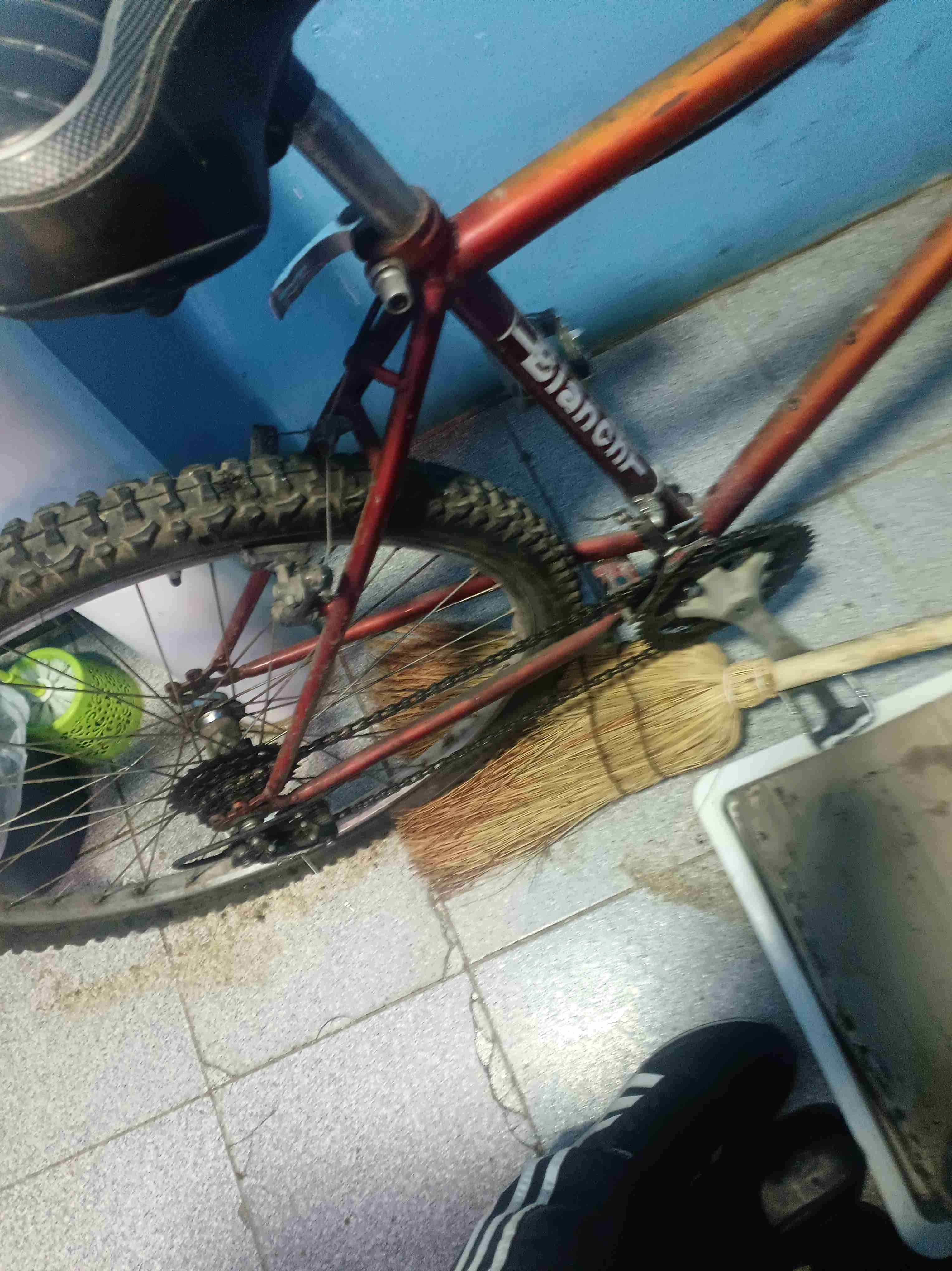 Bicicleta todo terreno usada - miniatura 3