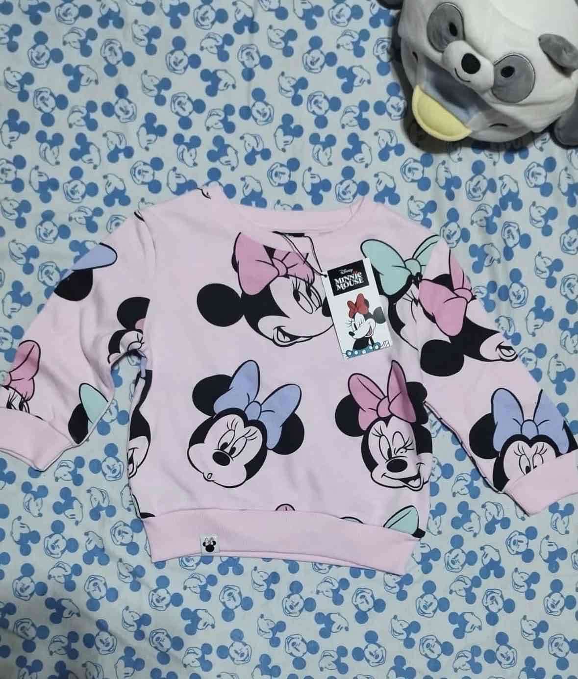 Polerones, pijamas entre otros