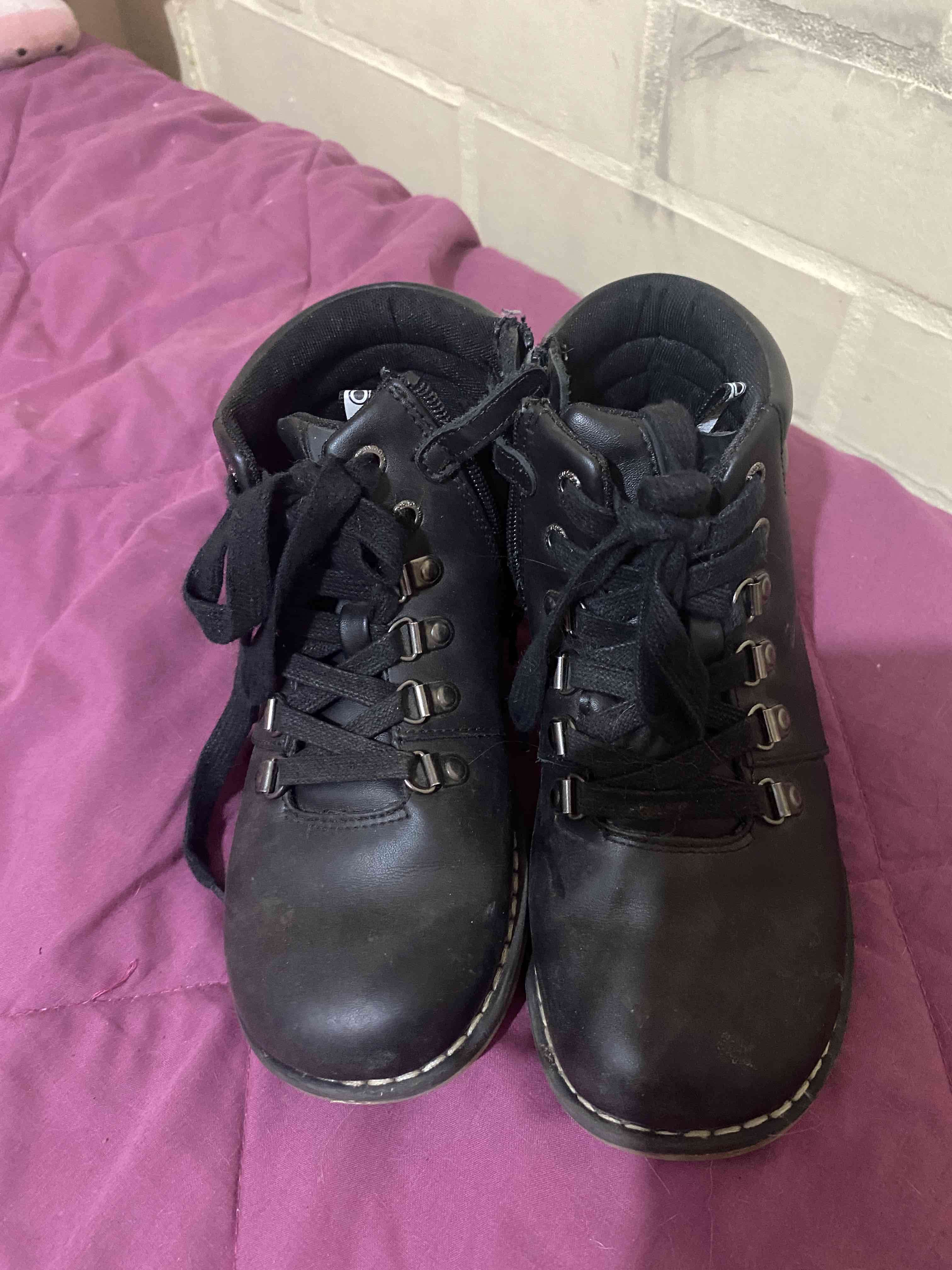 Botin escolar talla 35