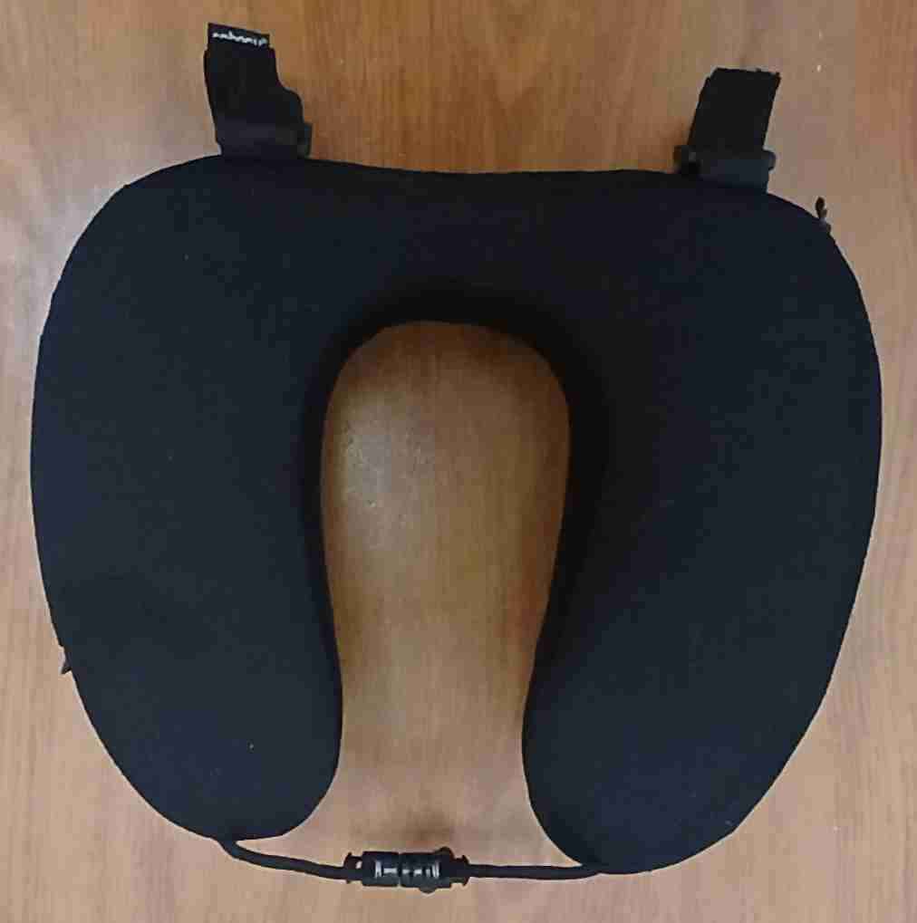 Cojín de viaje negro