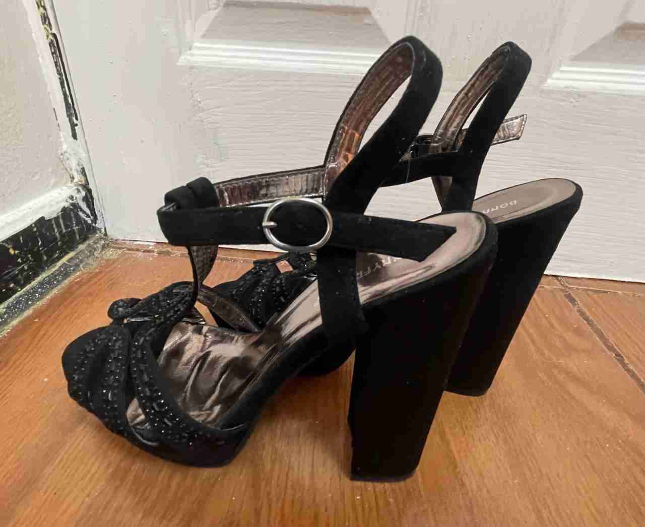 Sandalias negras de tacón alto N*38