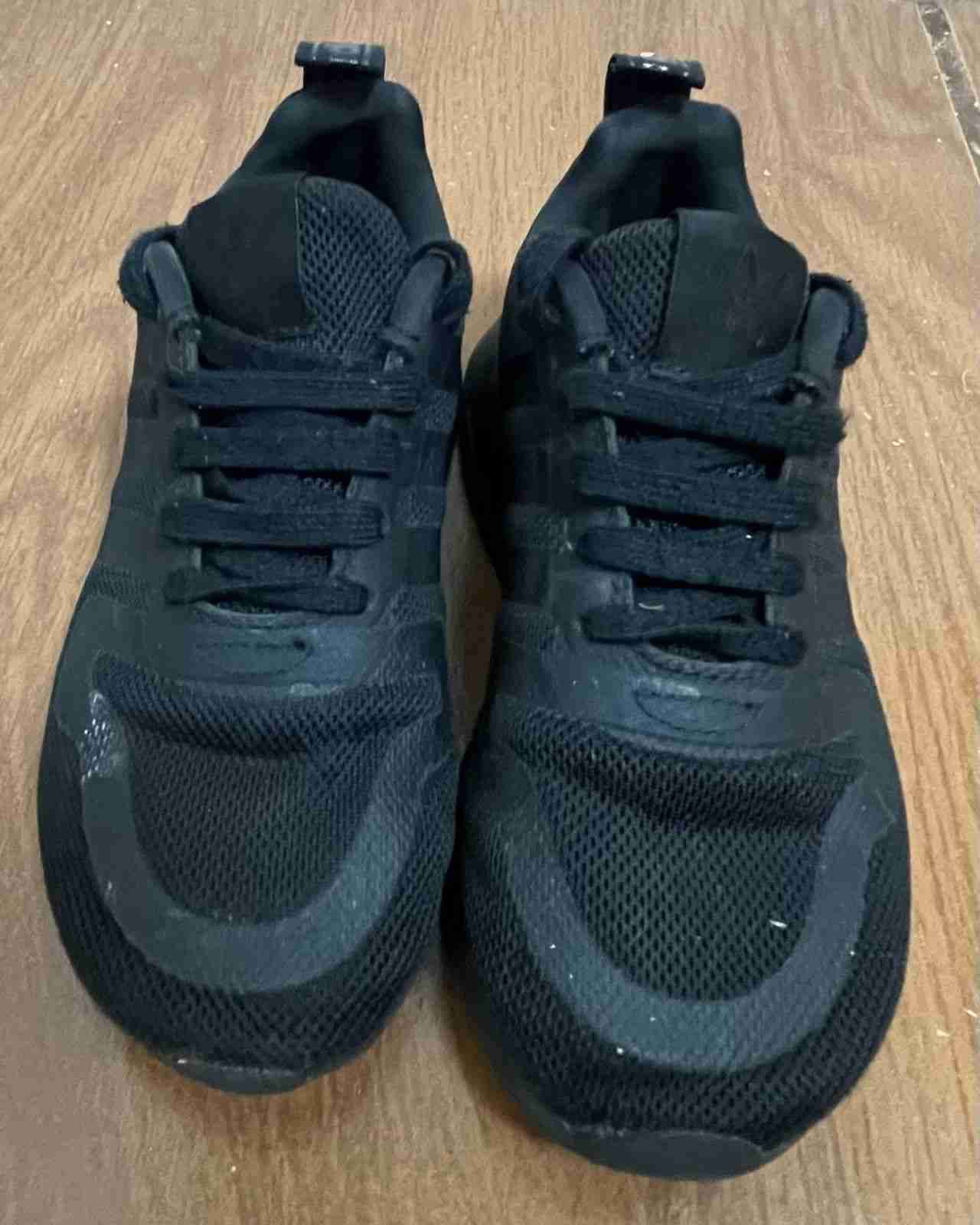 Zapatillas negras Adidas 29 - miniatura 2