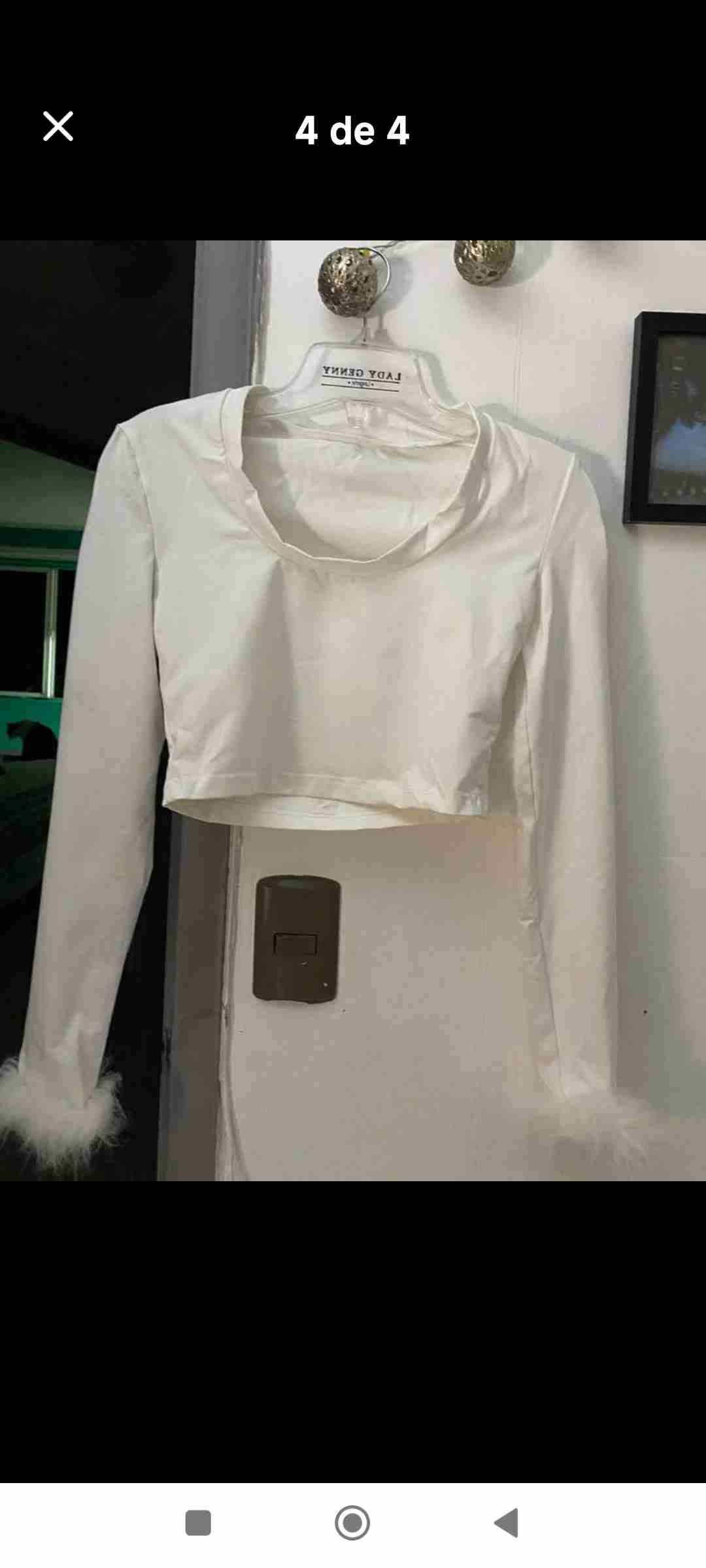 Top blanco con detalles de peluche - miniatura 4