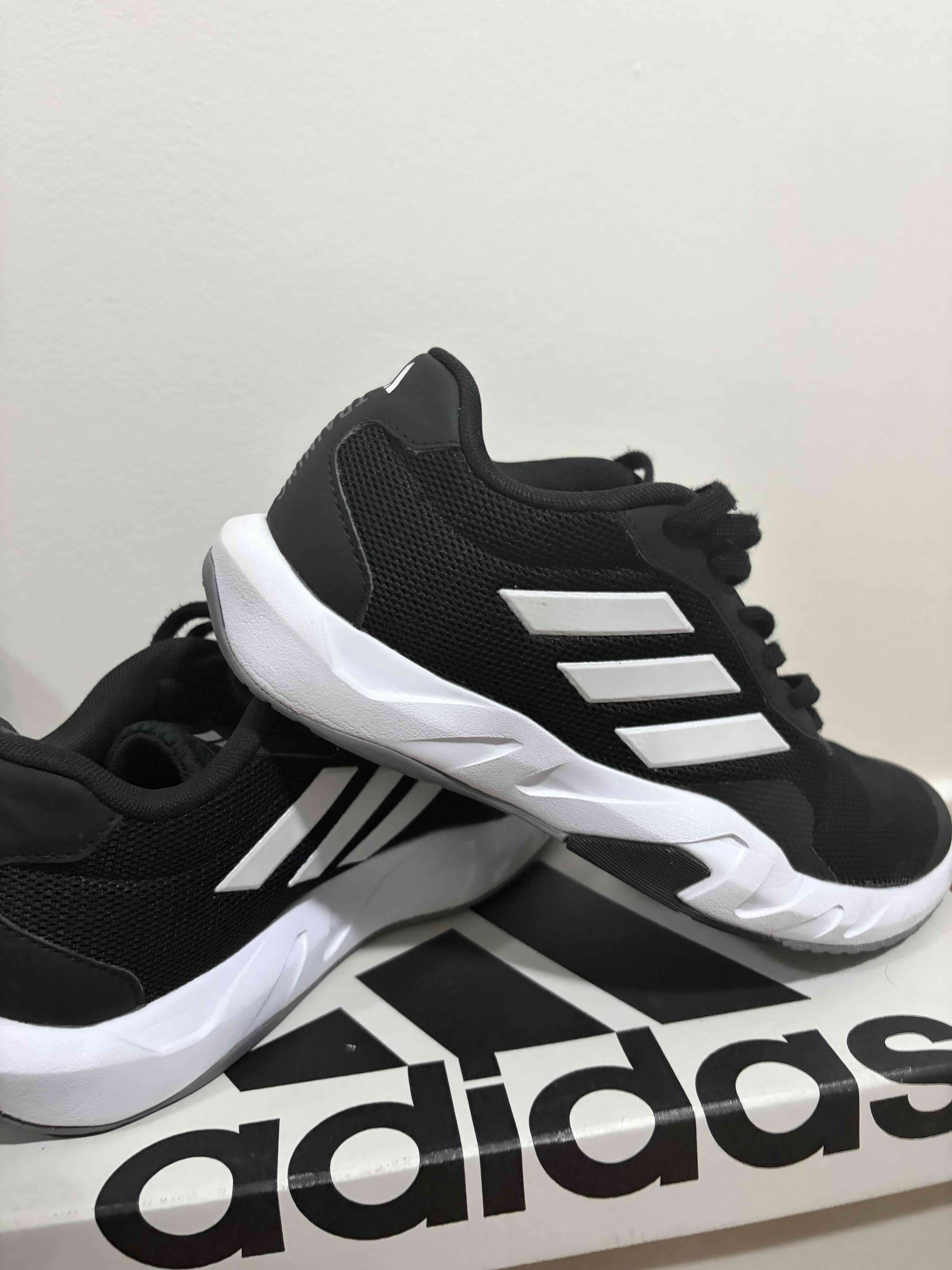 Zapatillas deportivas negras Adidas - miniatura 2