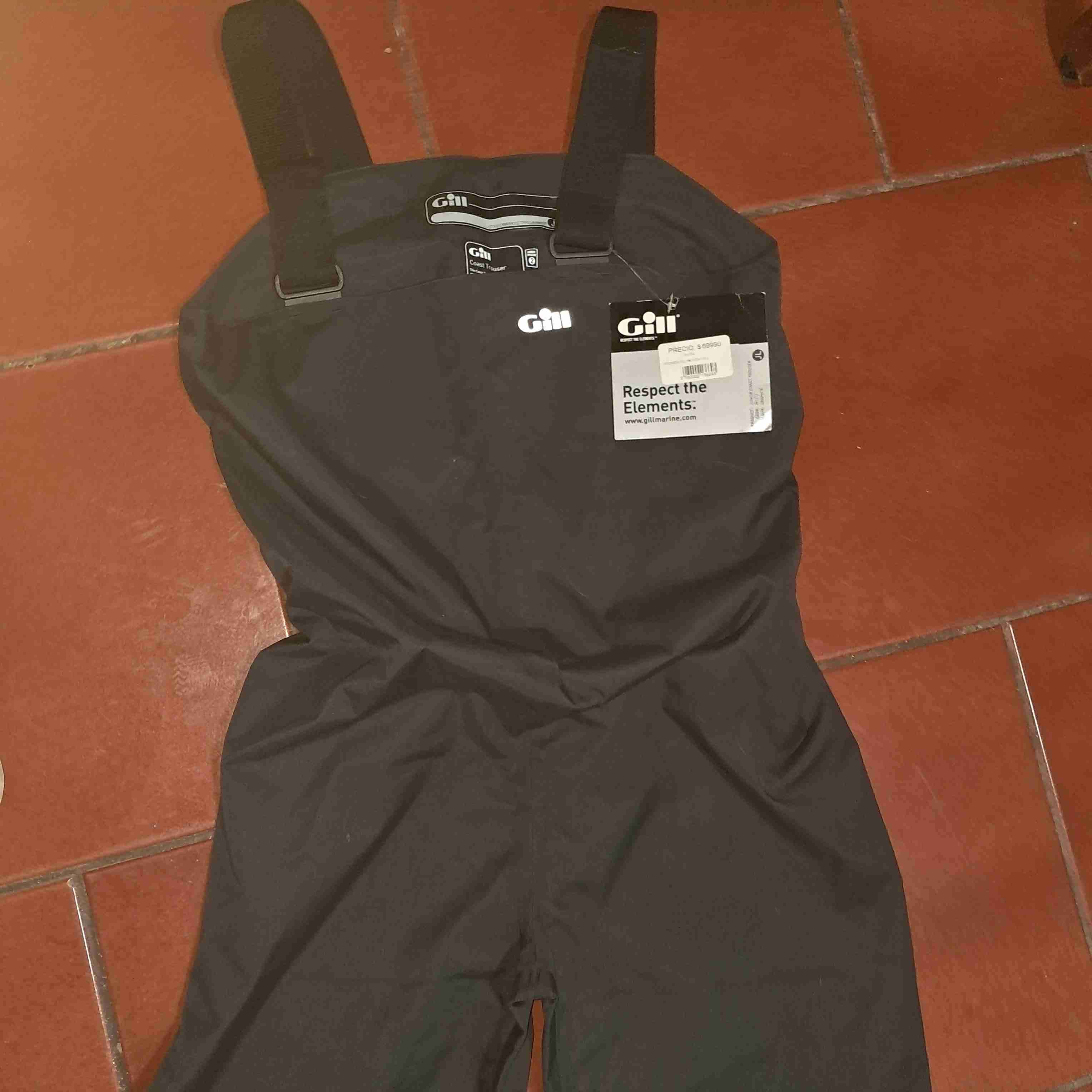 Peto impermeable Gill negro