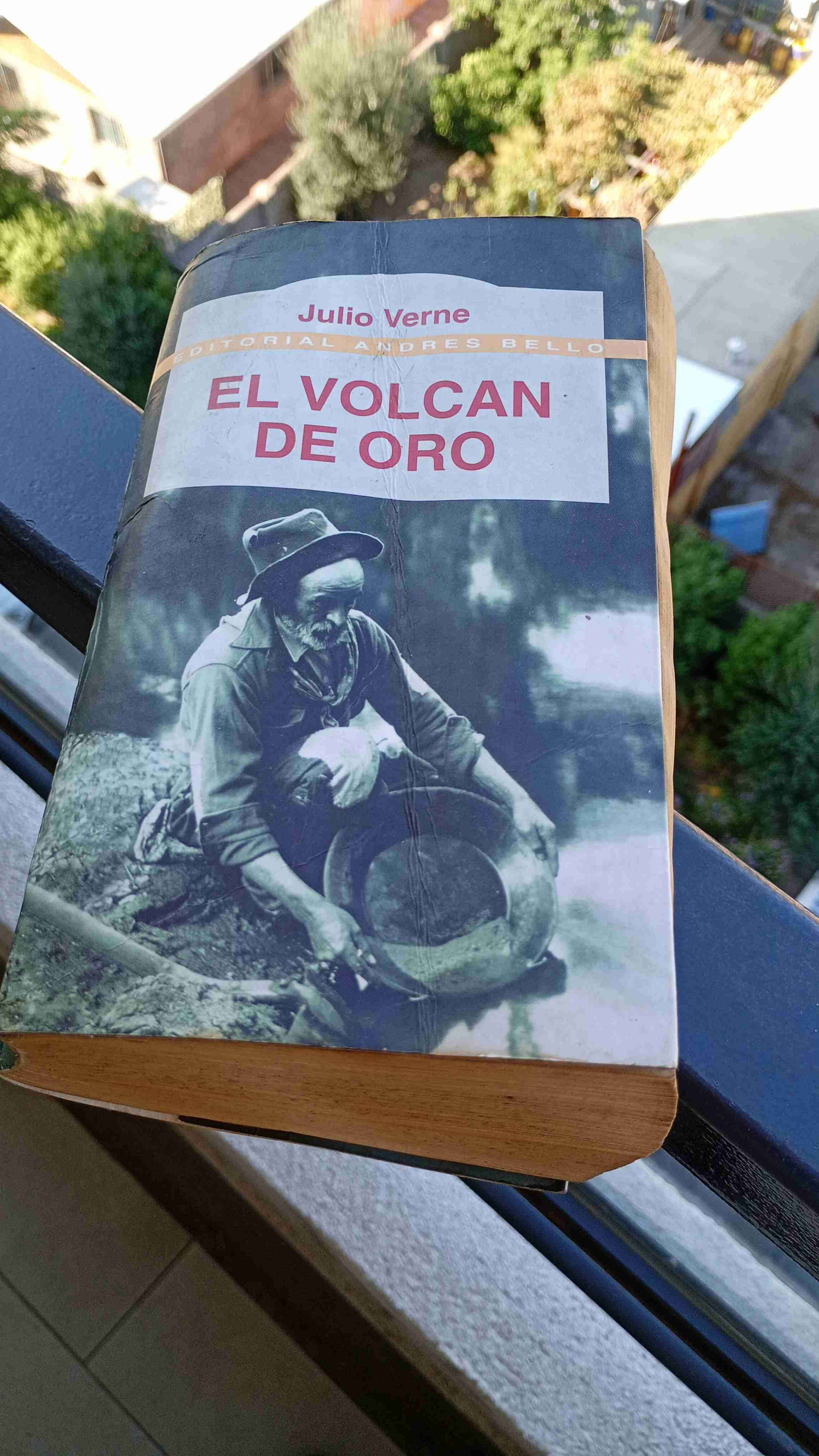 "El Volcán de Oro" de Julio Verne