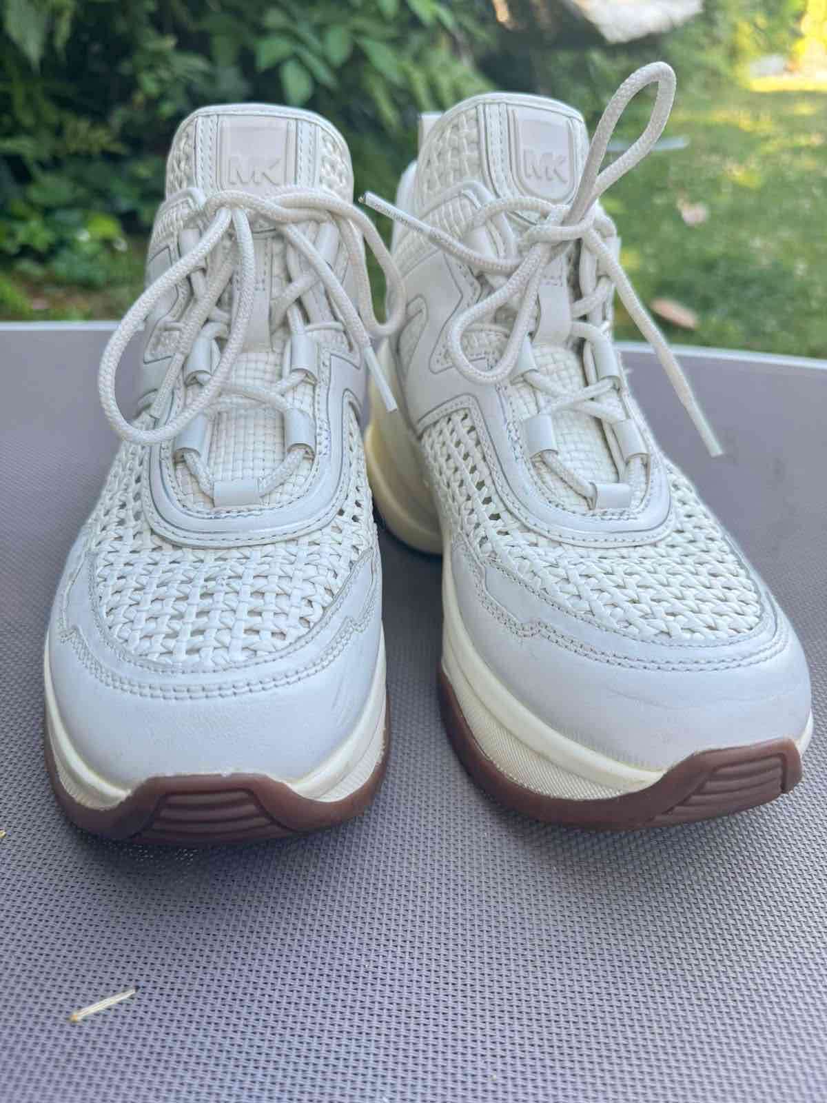 Zapatillas deportivas blancas nuevas originales MK