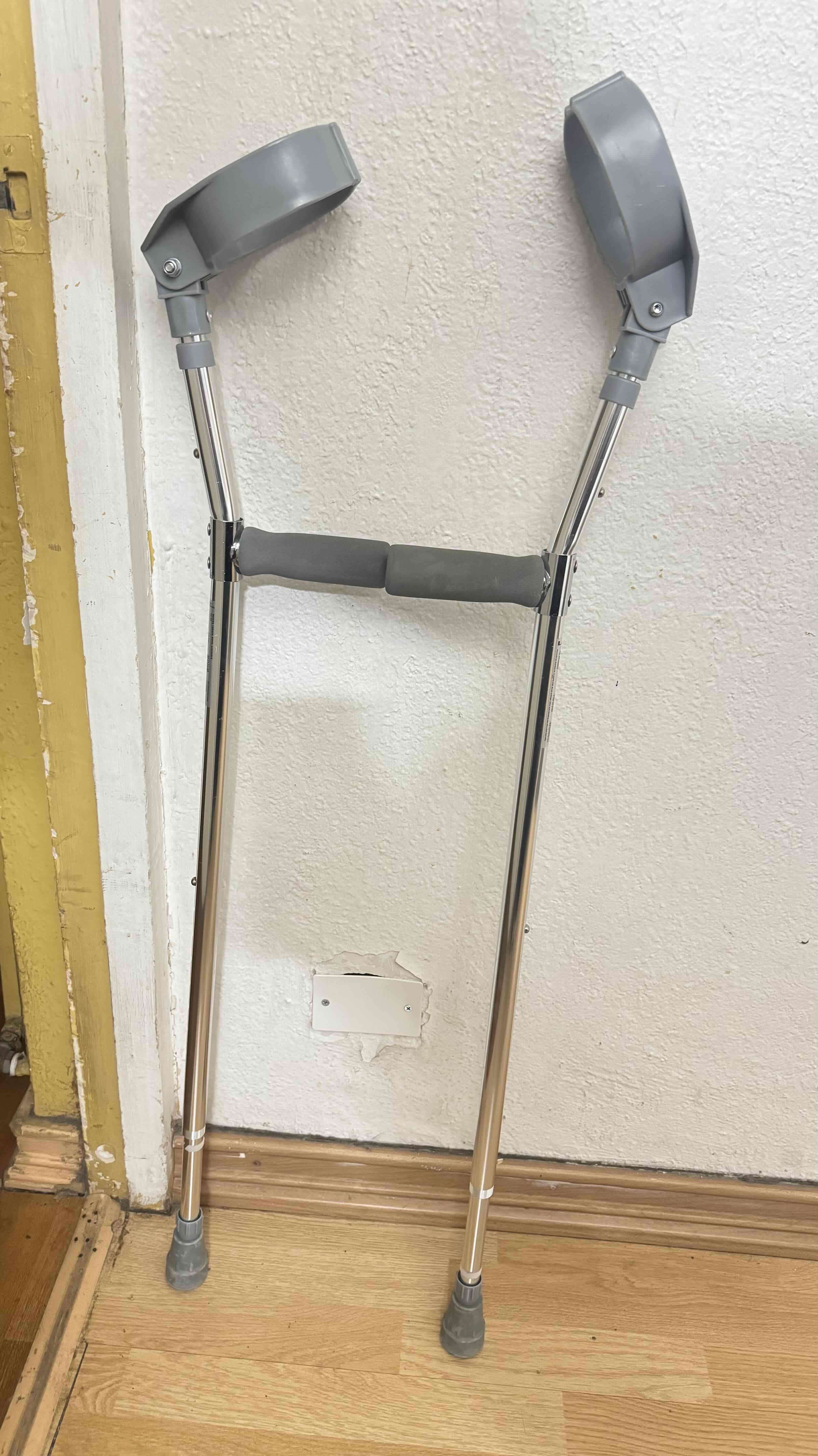 Muletas de aluminio gris