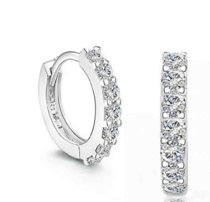 Aros de plata con brillantes